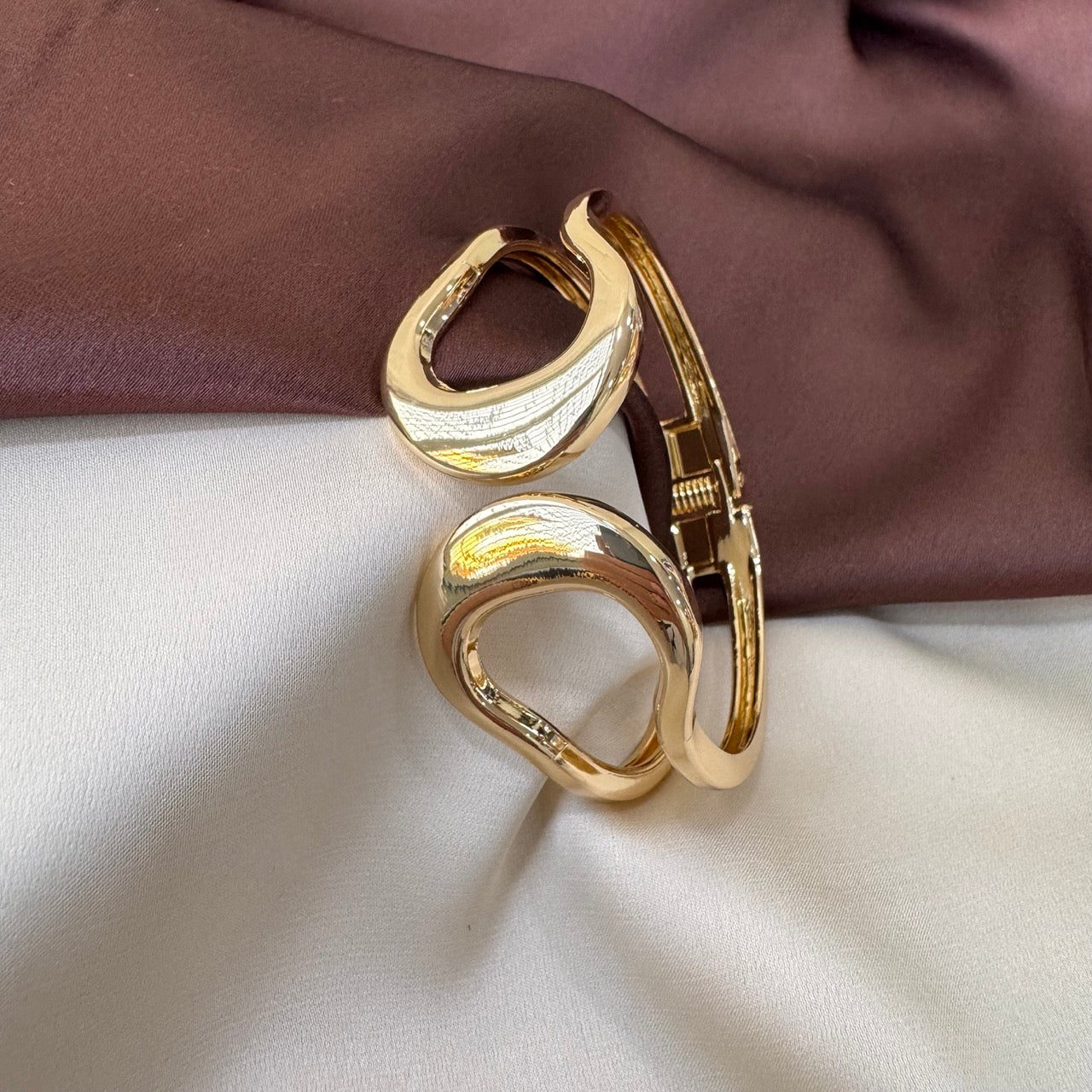 TFC Size 2.6 Eight Style Gold Plated Bracelet Bangle