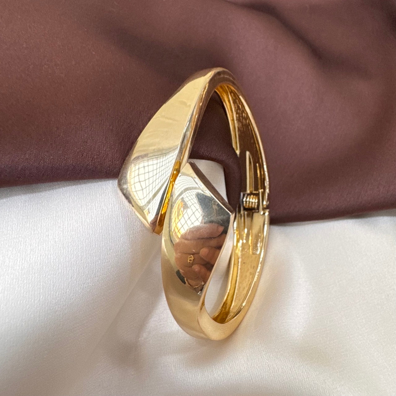 TFC Size 2.6 Terra Plane Gold Plated Bracelet Bangle