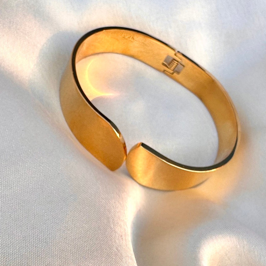 TFC Size 2.6 Pointed Corner Gold Plated Bracelet Bangle