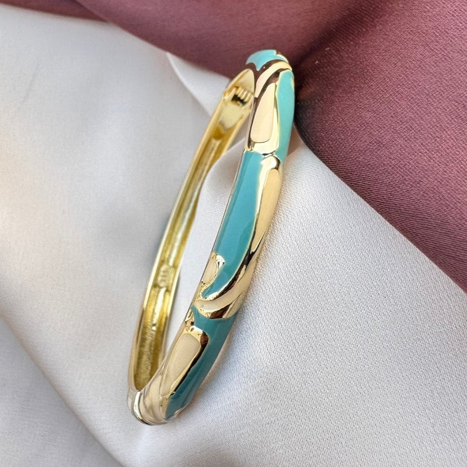 TFC Size 2.6 Peach Filling Openable Gold Plated Enamel Bracelet Bangle