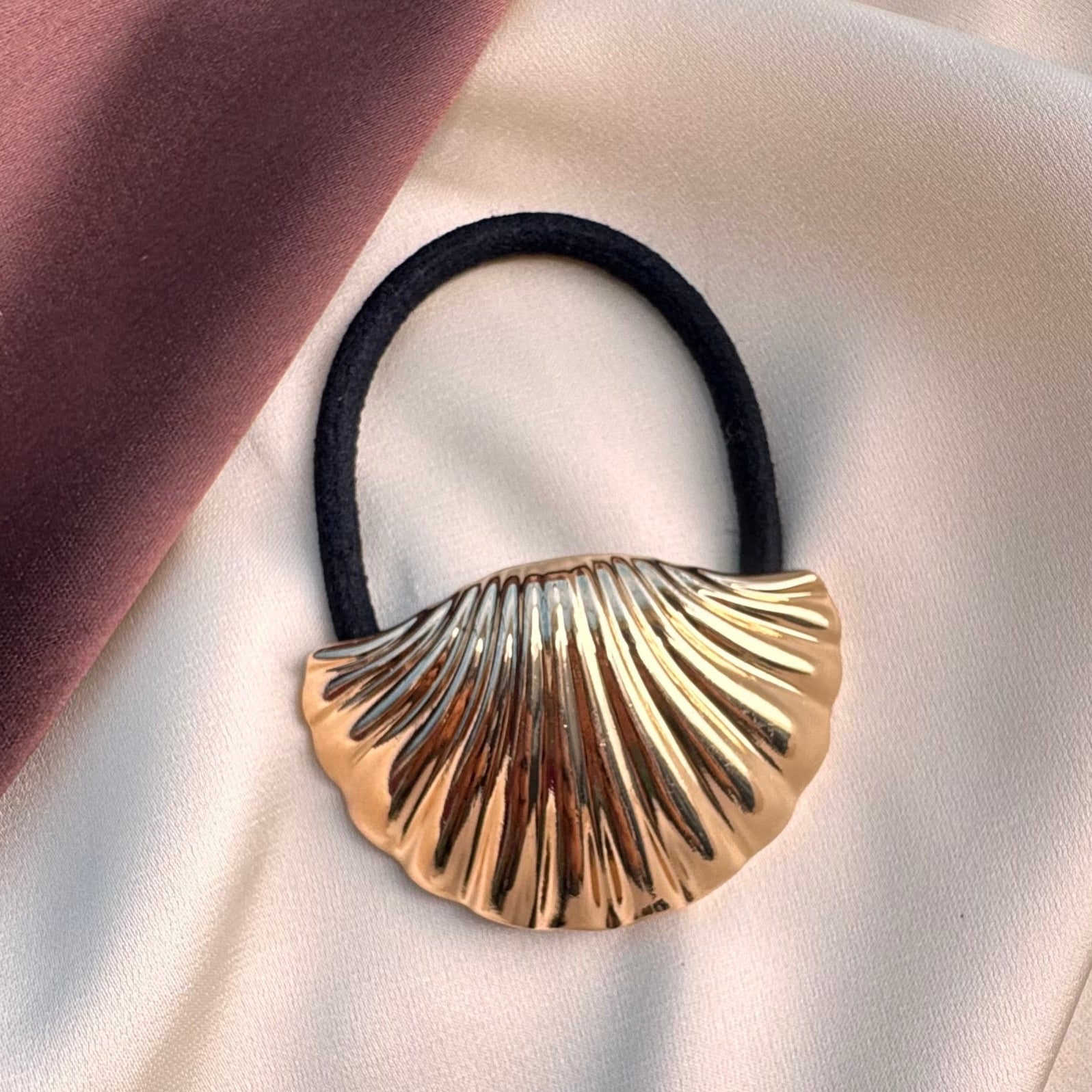 TFC Shell Gold Plated Hair tie
