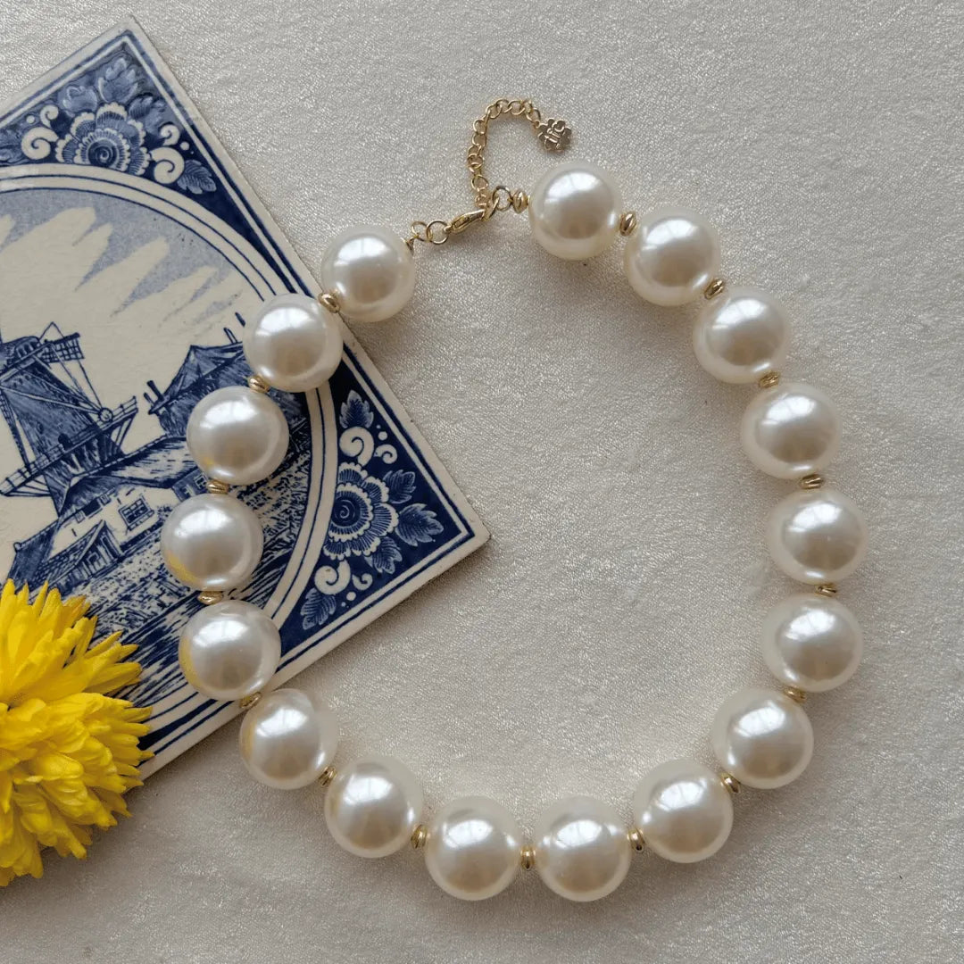 Gold and pearl statement 2025 necklace