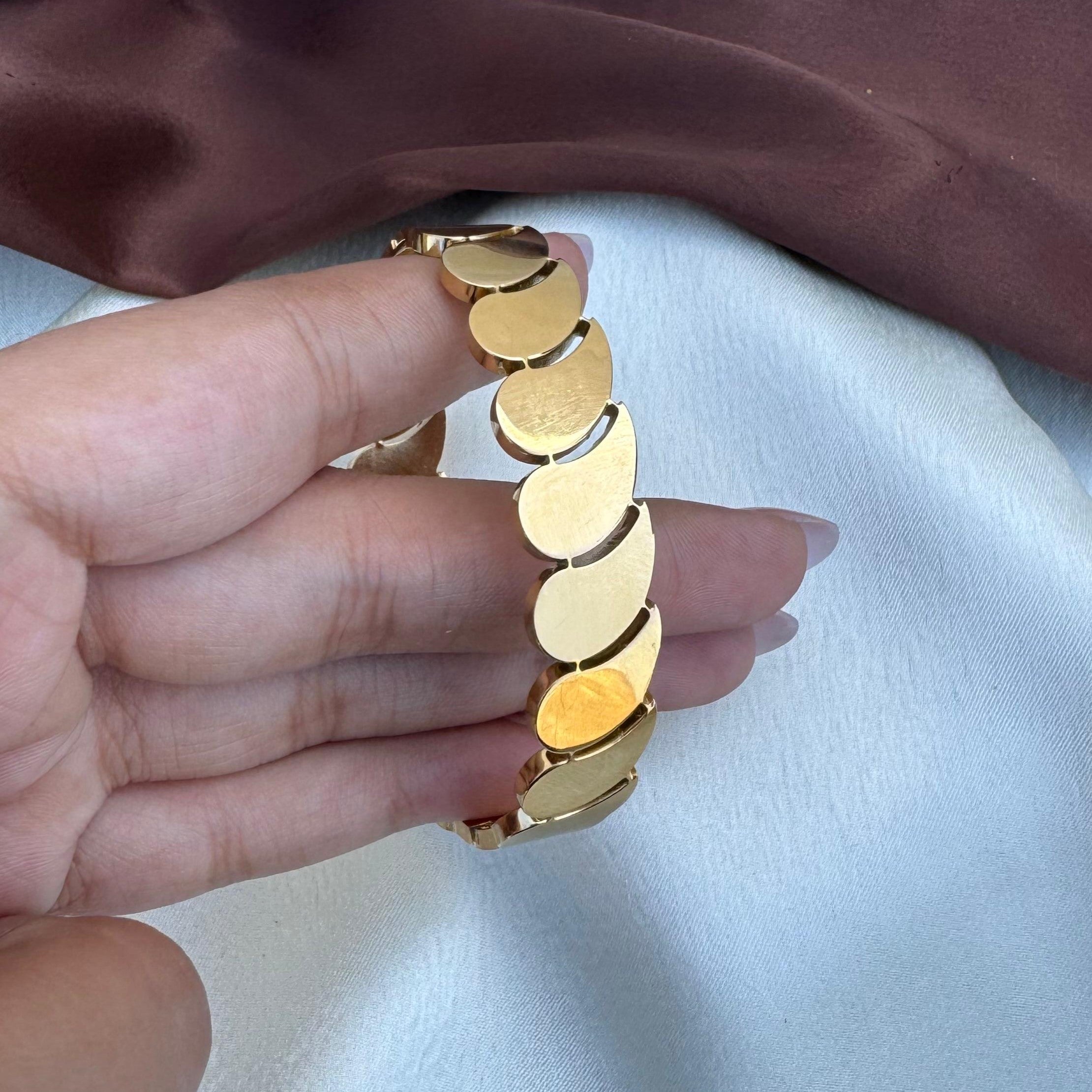 TFC Size 2.6 Liner Drop Gold Plated Bracelet Bangle