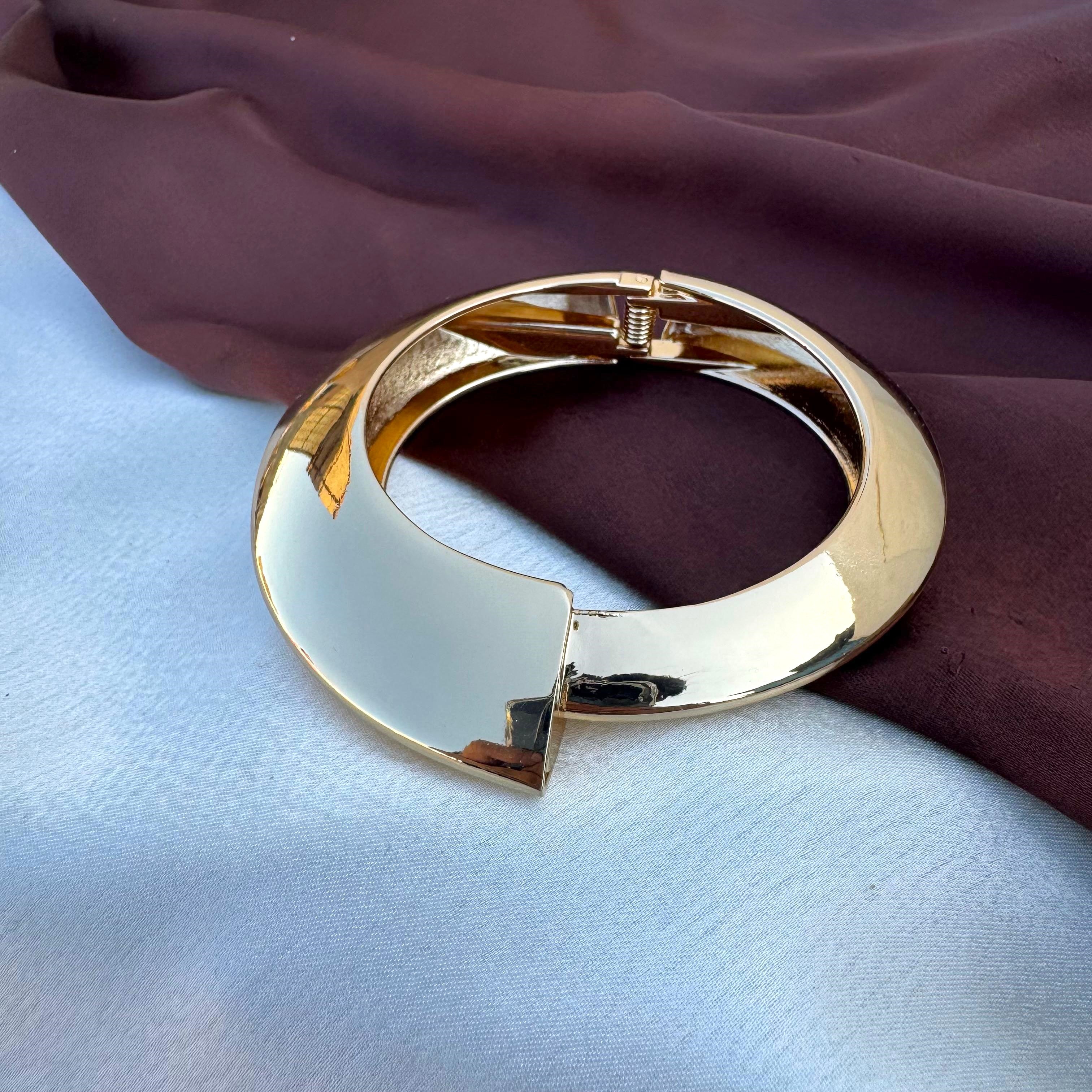 TFC Size 2.6 Stella Gold Plated Bracelet Bangle