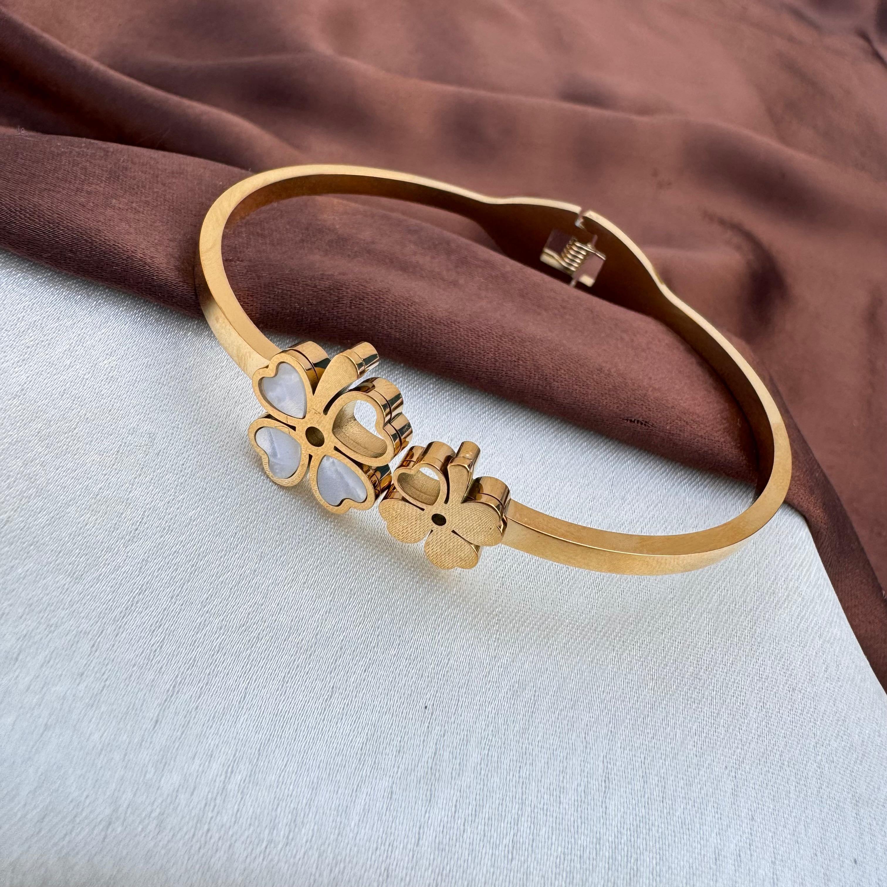 TFC Size 2.6 White Clover Gold Pated Bracelet Bangle