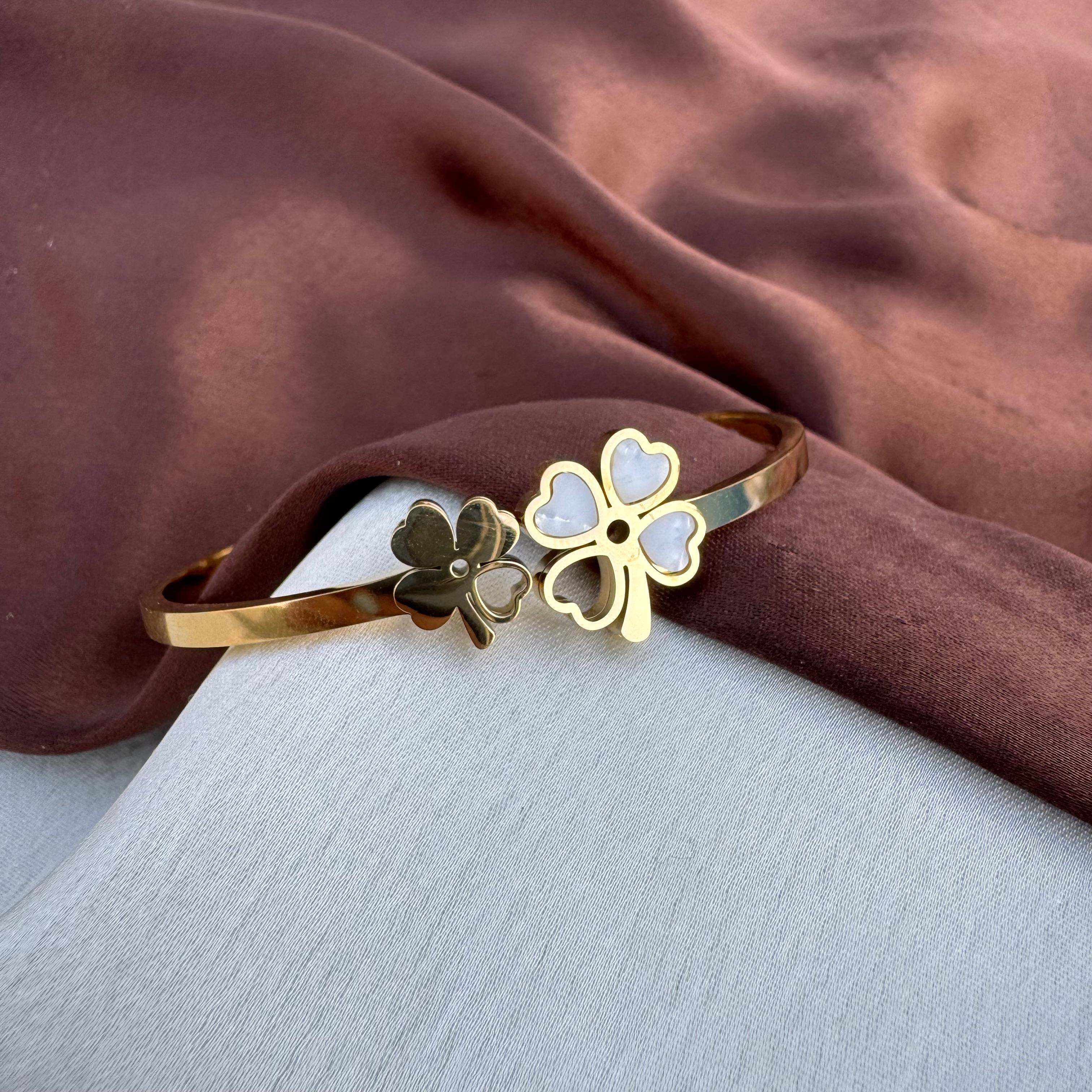 TFC Size 2.6 White Clover Gold Pated Bracelet Bangle