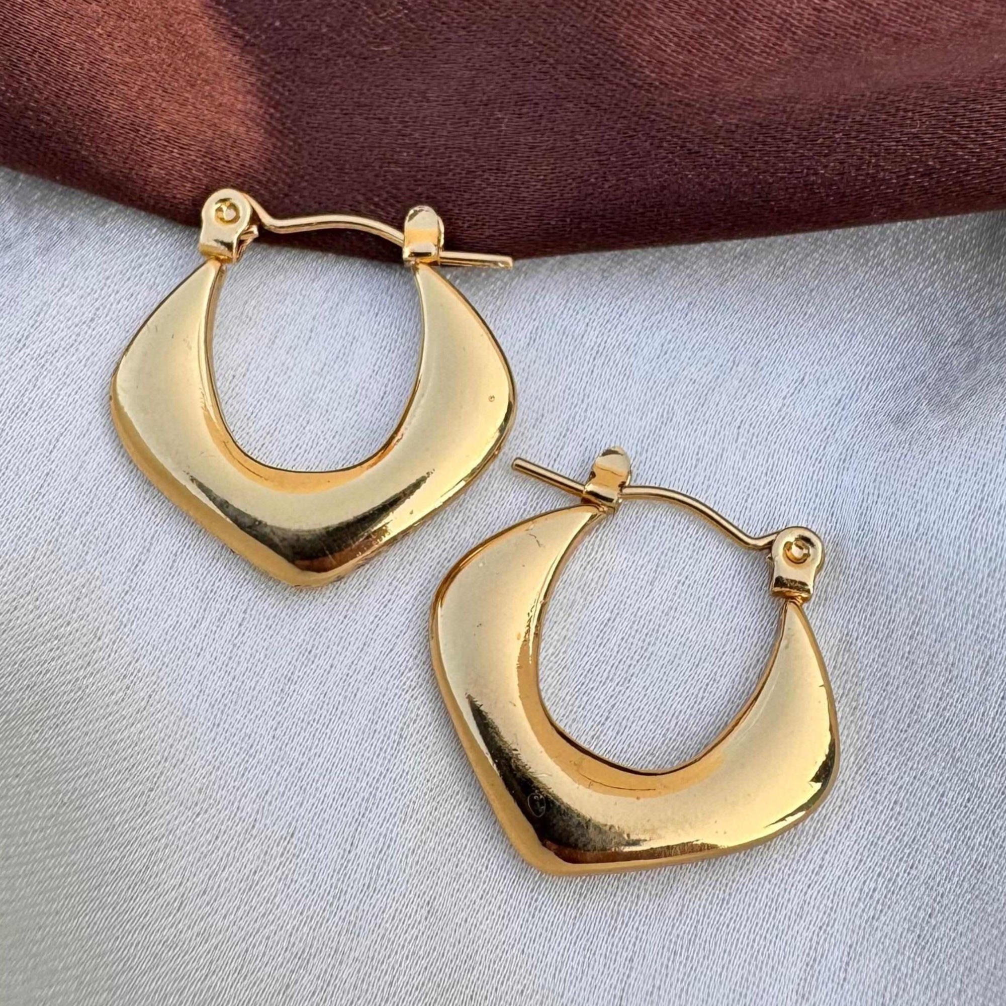 TFC Minimal Arc Gold Plated Hoop Earrings