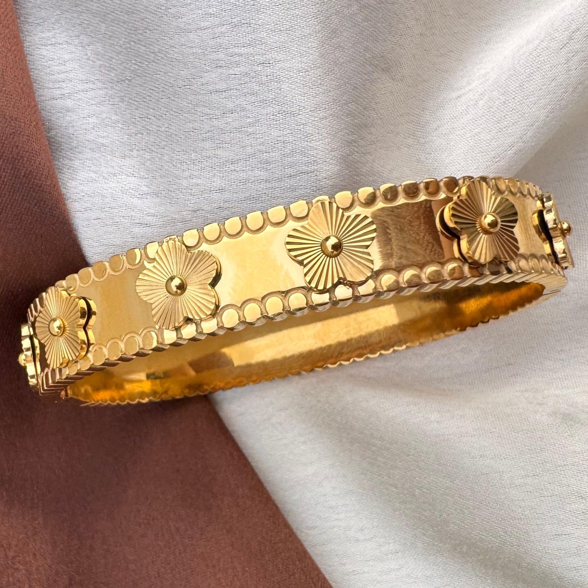 TFC Size 2.6 Cute Blossom Gold Plated Bracelet Bangle
