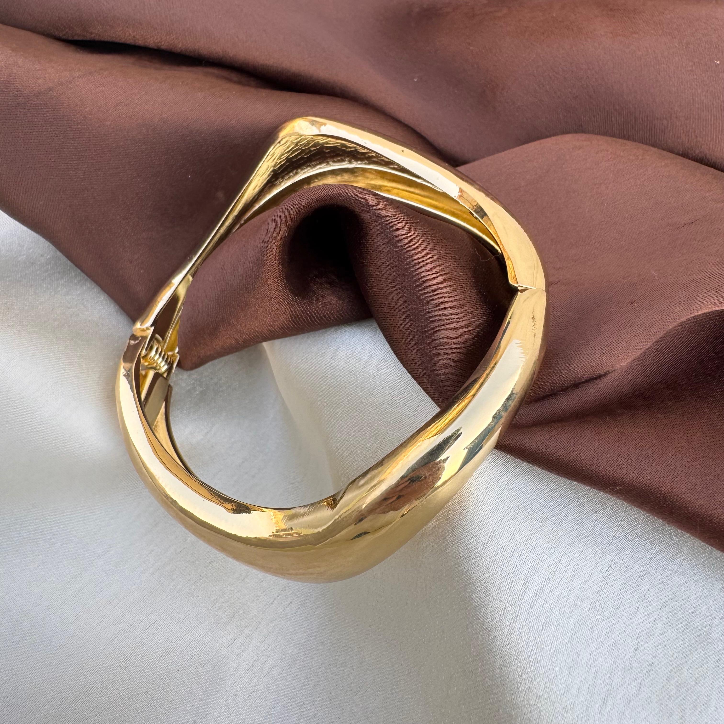 TFC Size-2-8 Waveline Gold Plated Bracelet Bangle