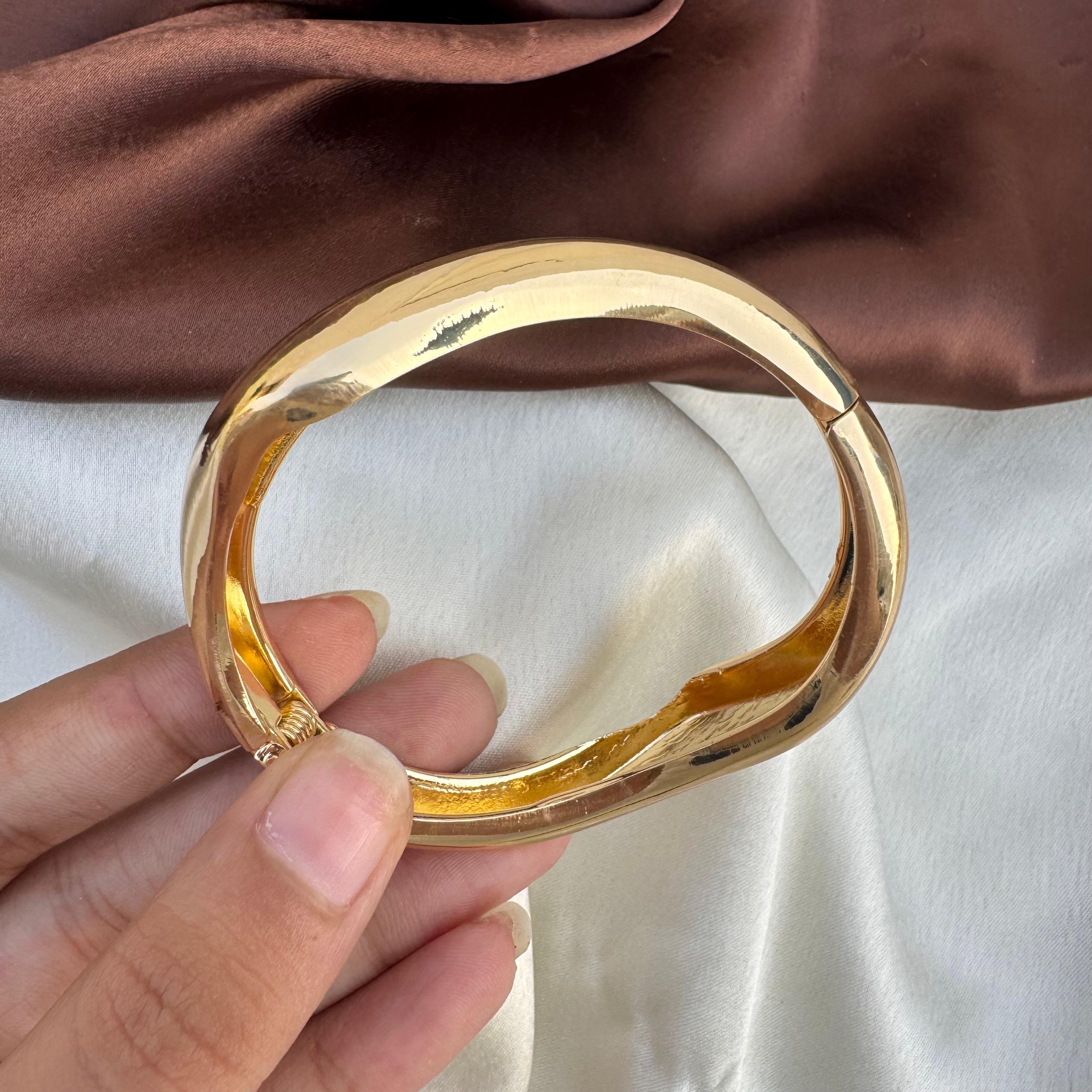 TFC Size-2-8 Waveline Gold Plated Bracelet Bangle