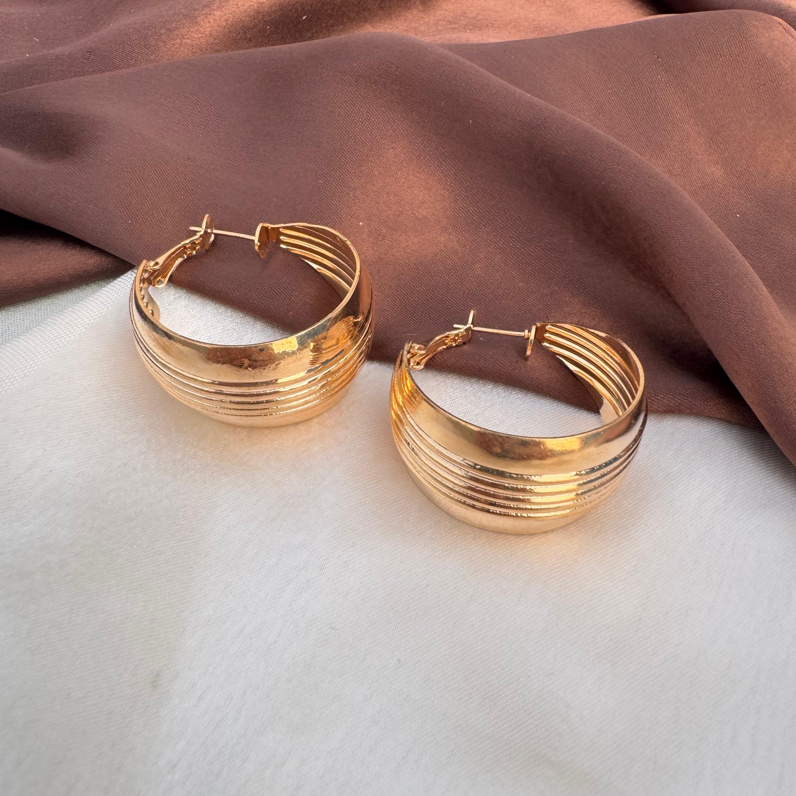TFC Line And Blink Gold Plated Hoop Earrings