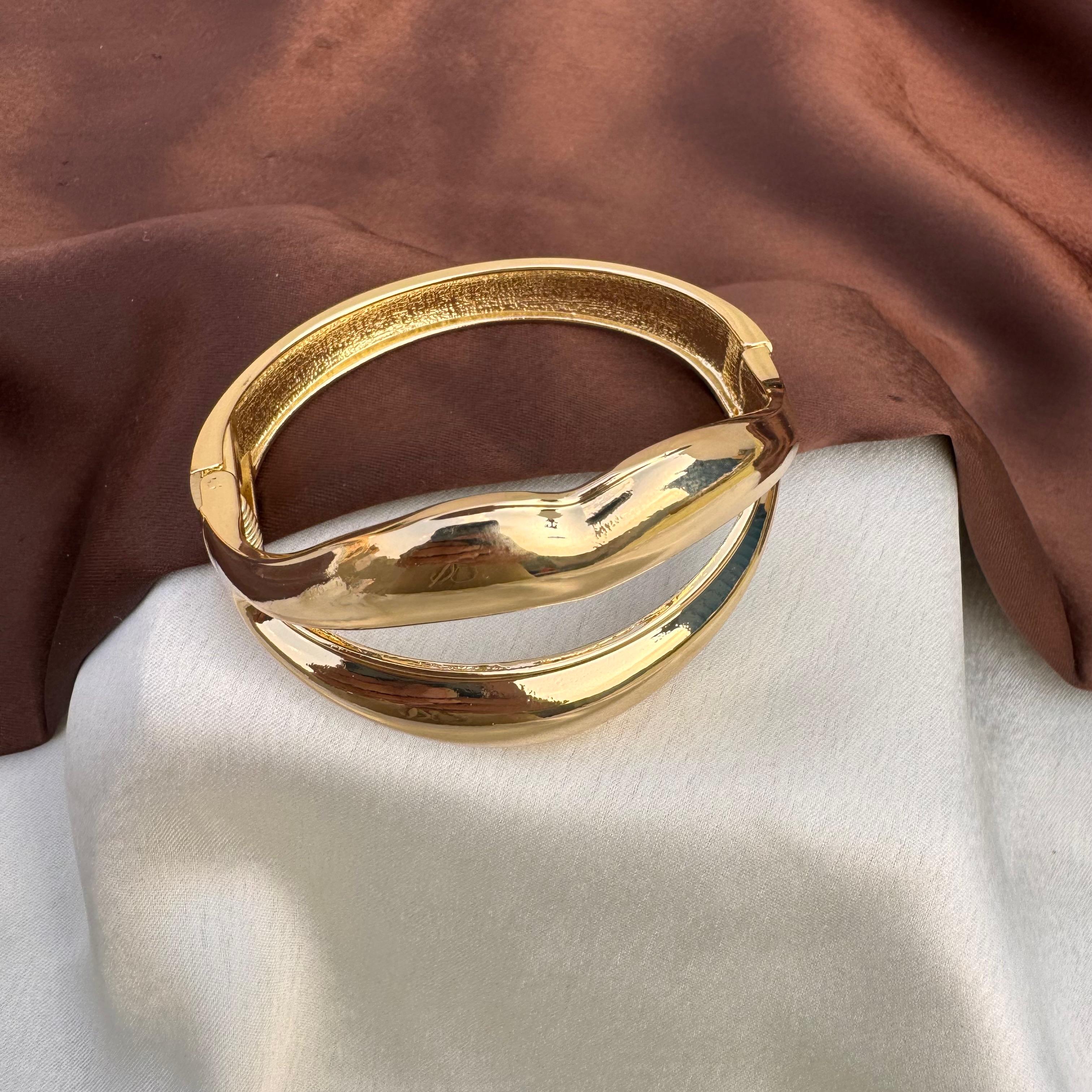 TFC Size 2.6 Luxe Pout Gold Plated Bracelet Bangle