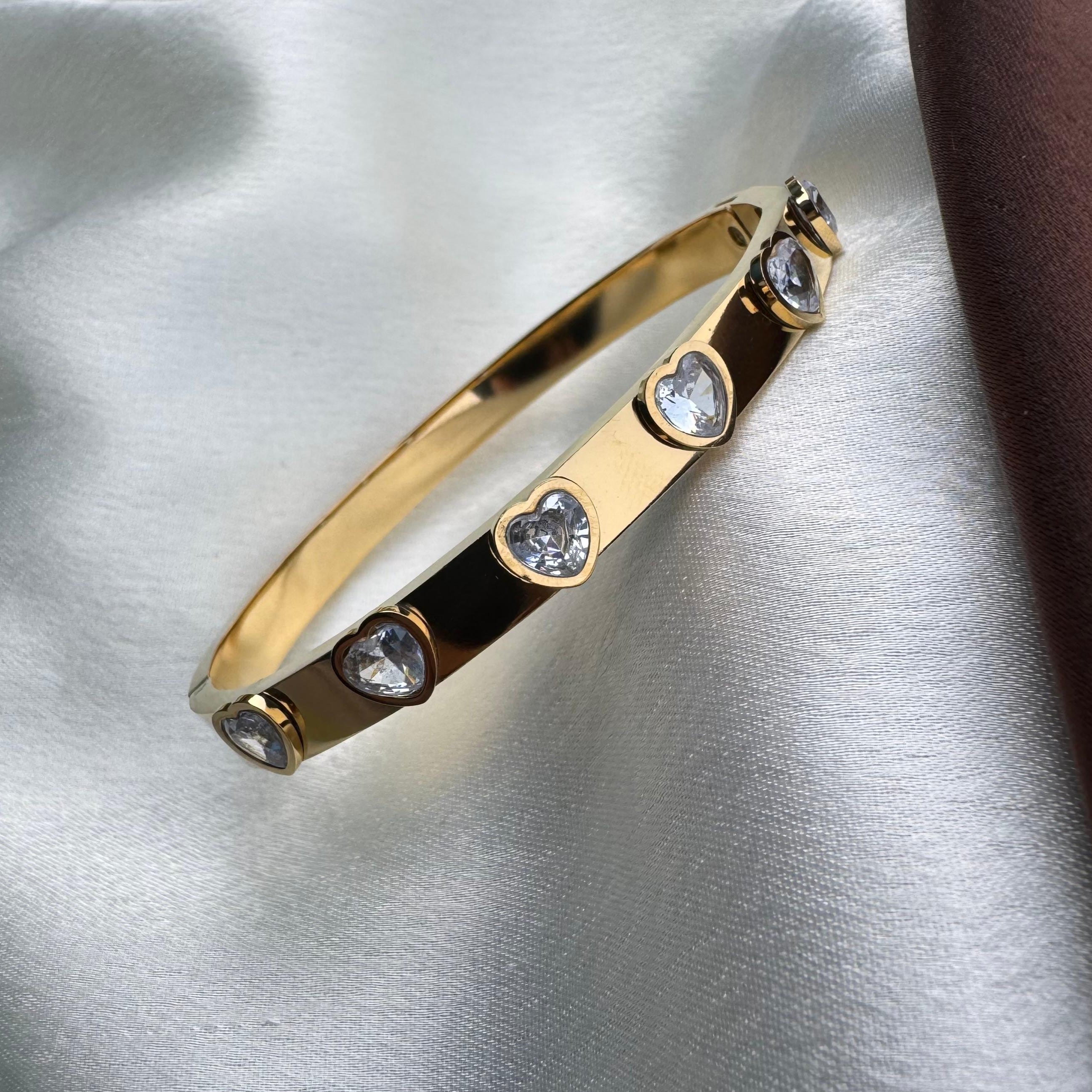 TFC Size 2.8 Diamond Heart Gold Plated Bracelet Bangle