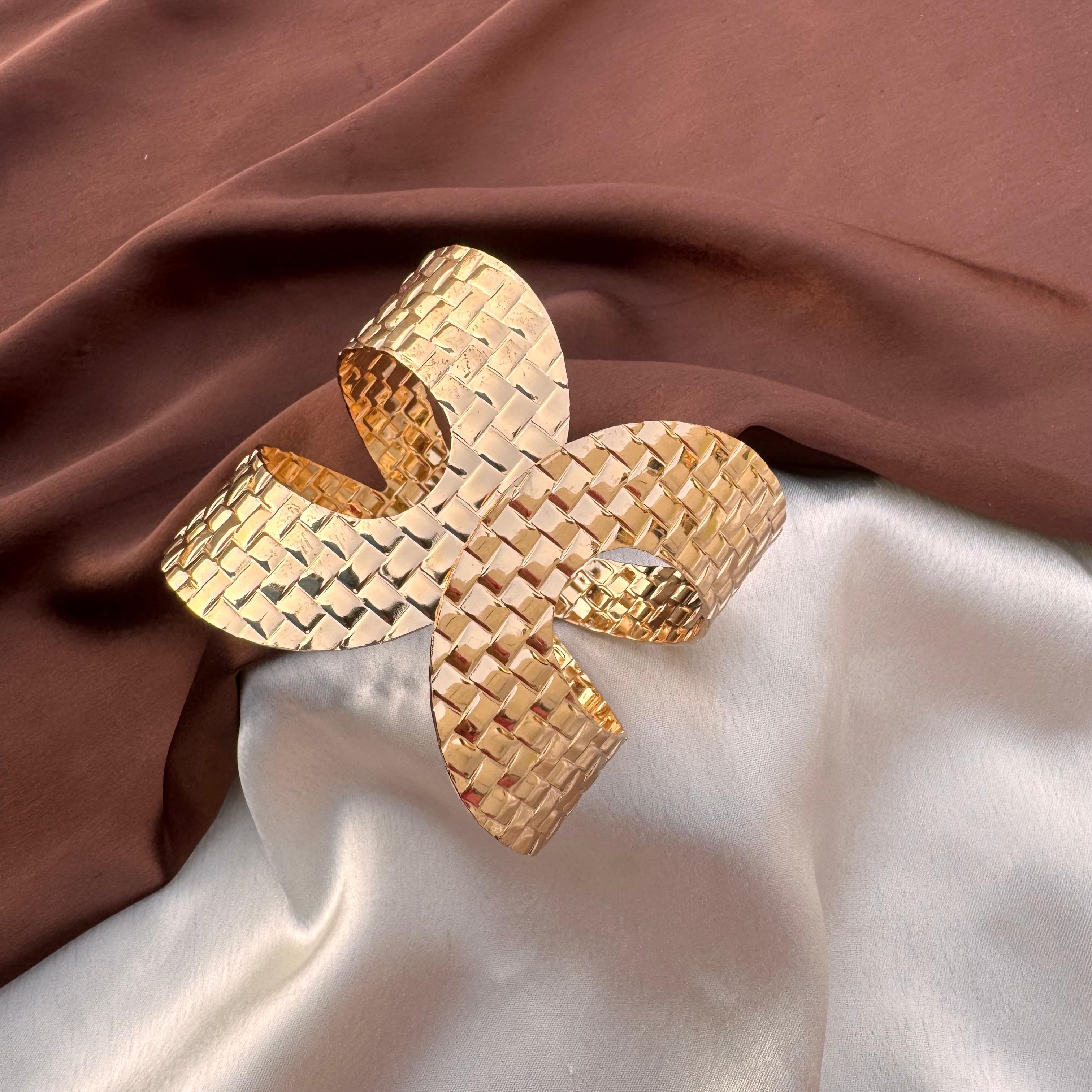 TFC Size 2.8 Check Flow Gold Plated Bracelet Bangle