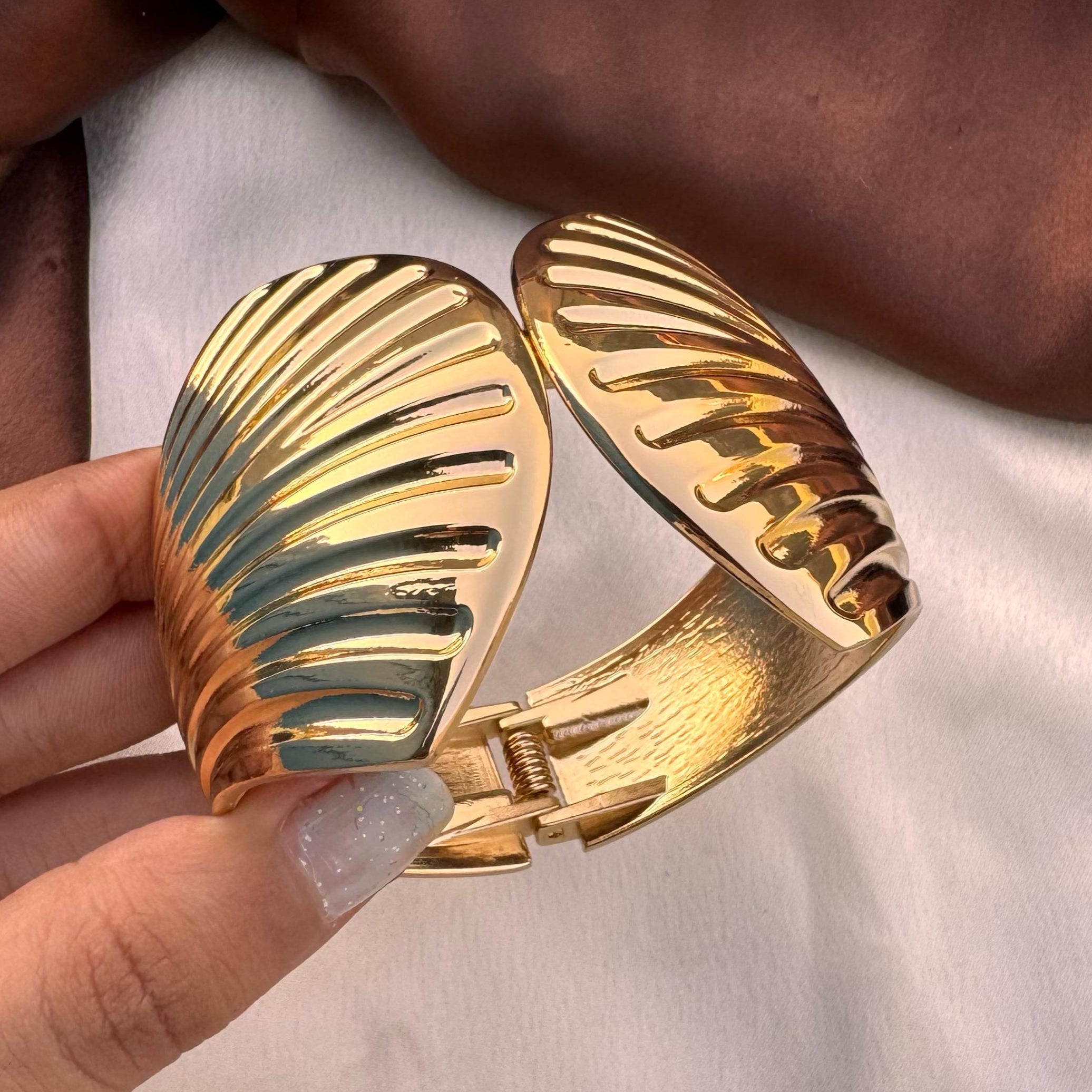 TFC  Size 2.8 Glow Chaser Gold Plated Bracelet Bangle