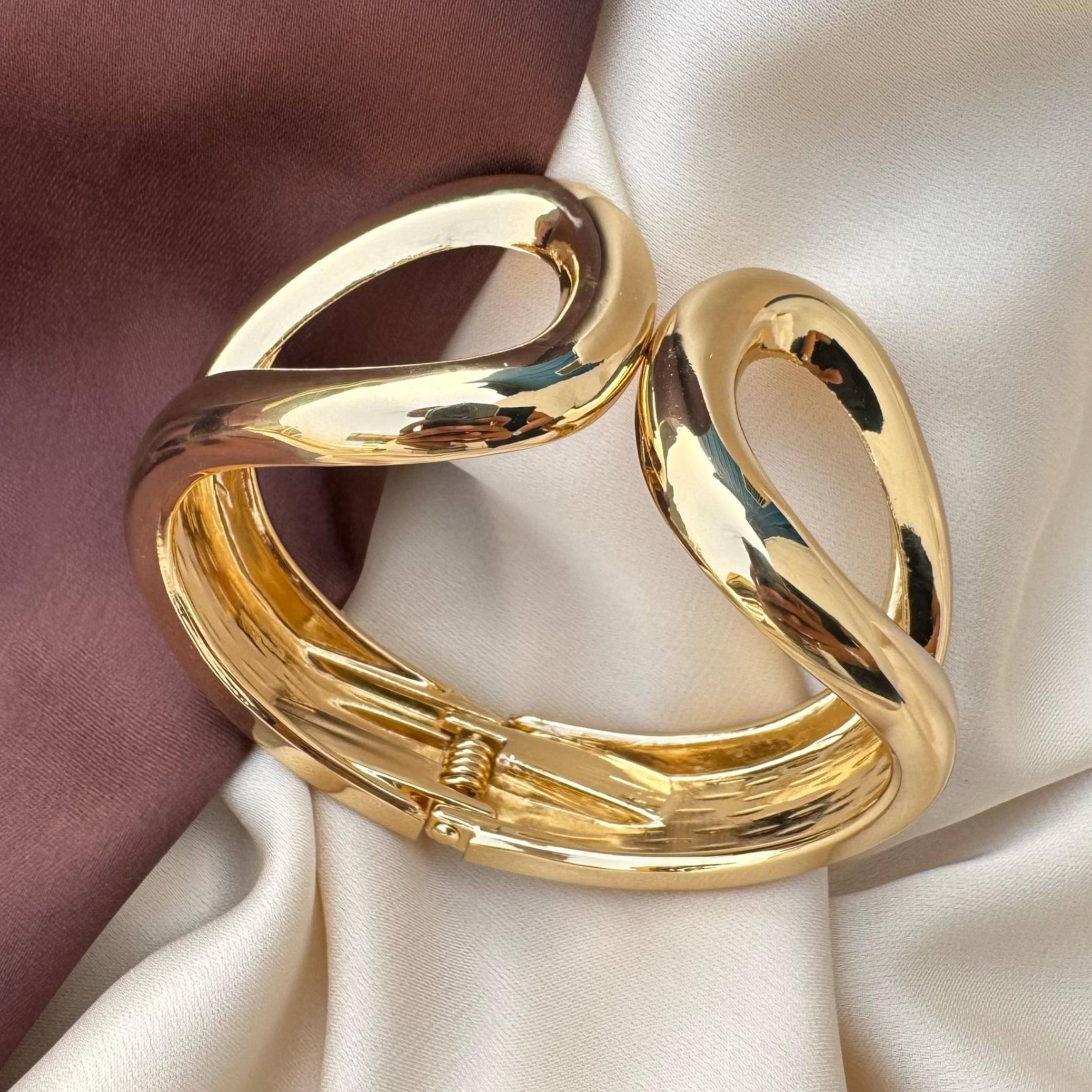 TFC Size 2.6 Infinity loop Gold Plated Bracelet Bangle