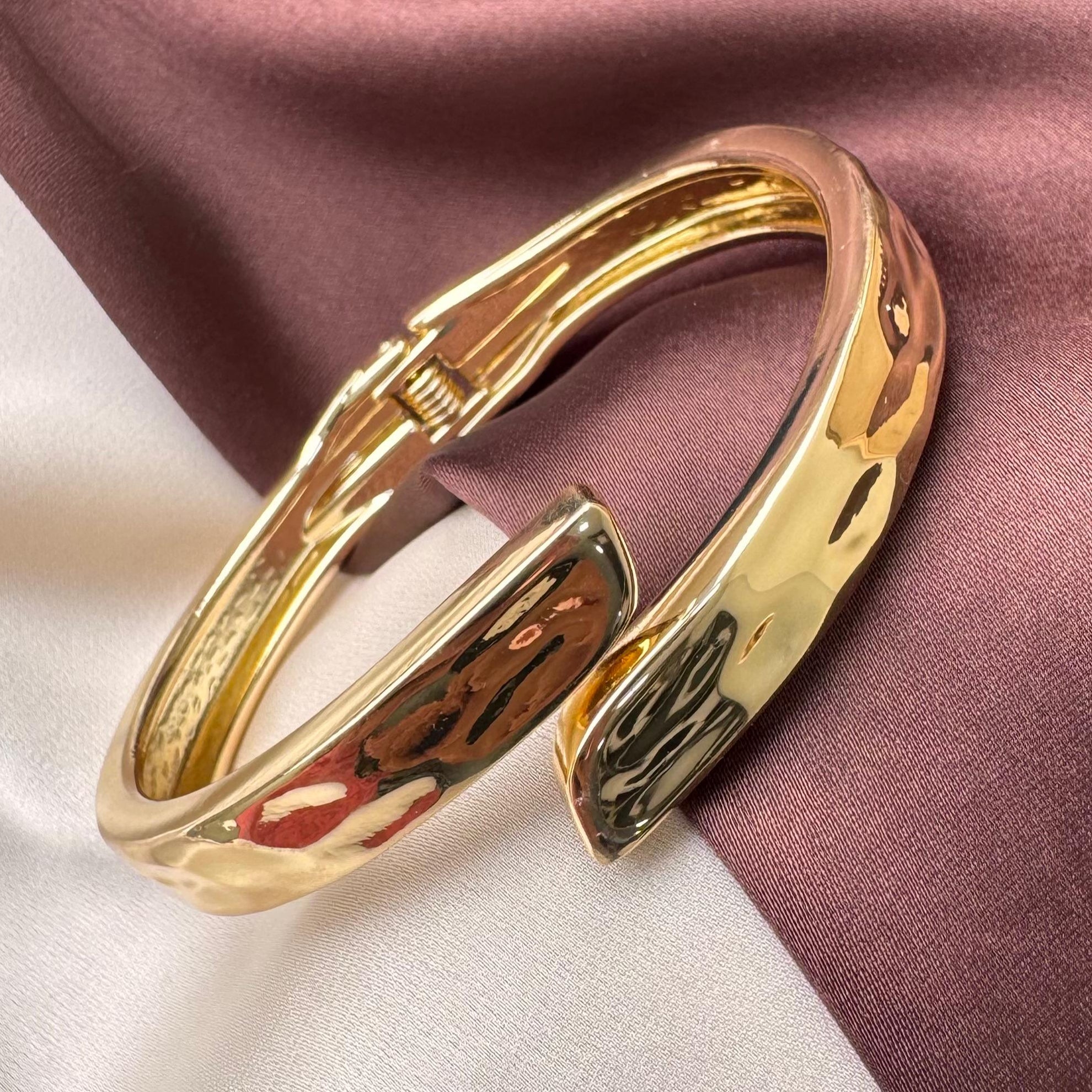 TFC Size 2.8 Lumalink Gold Plated Bracelet Bangle