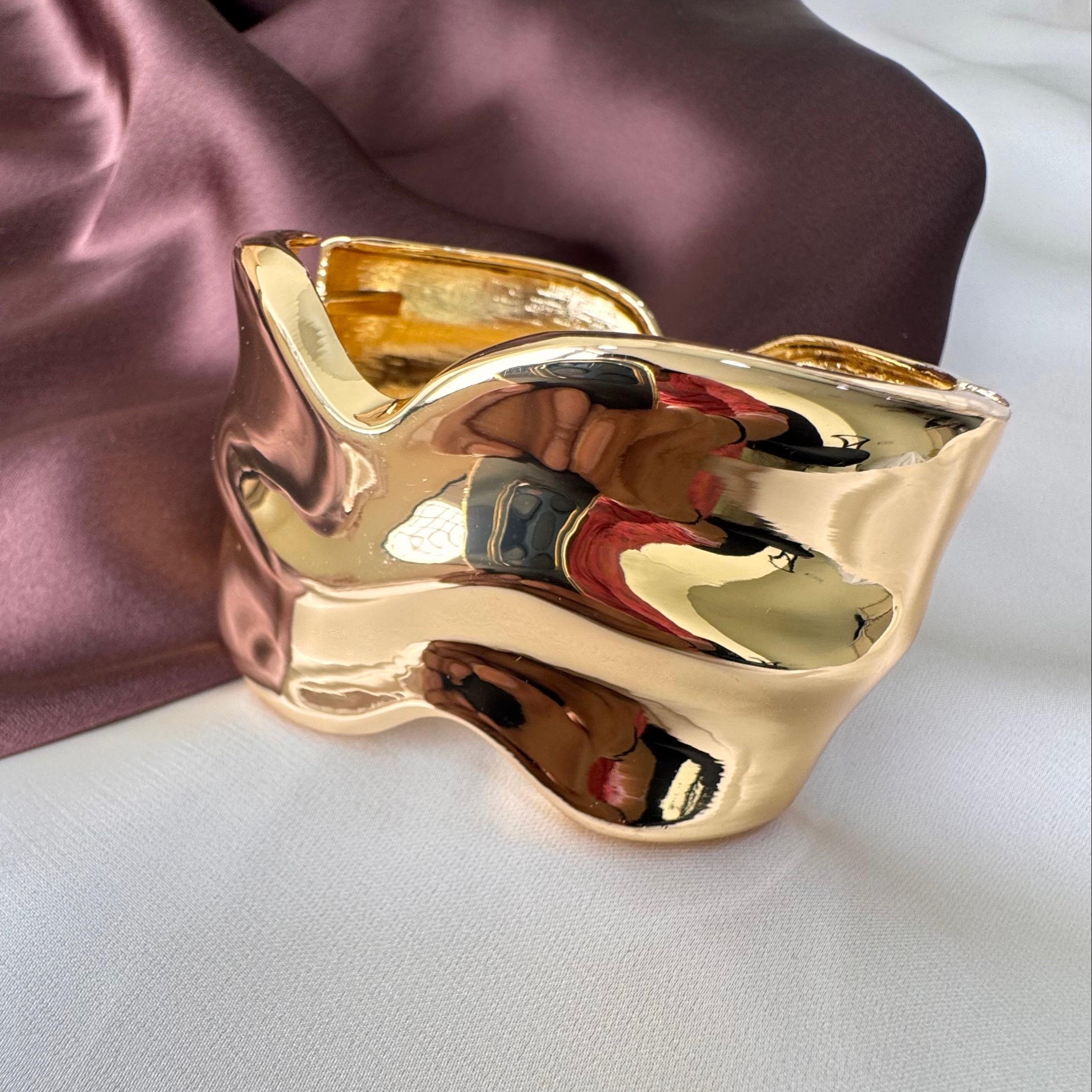 TFC Size 2.6 Unique Wave Gold Plated Bracelet Bangle