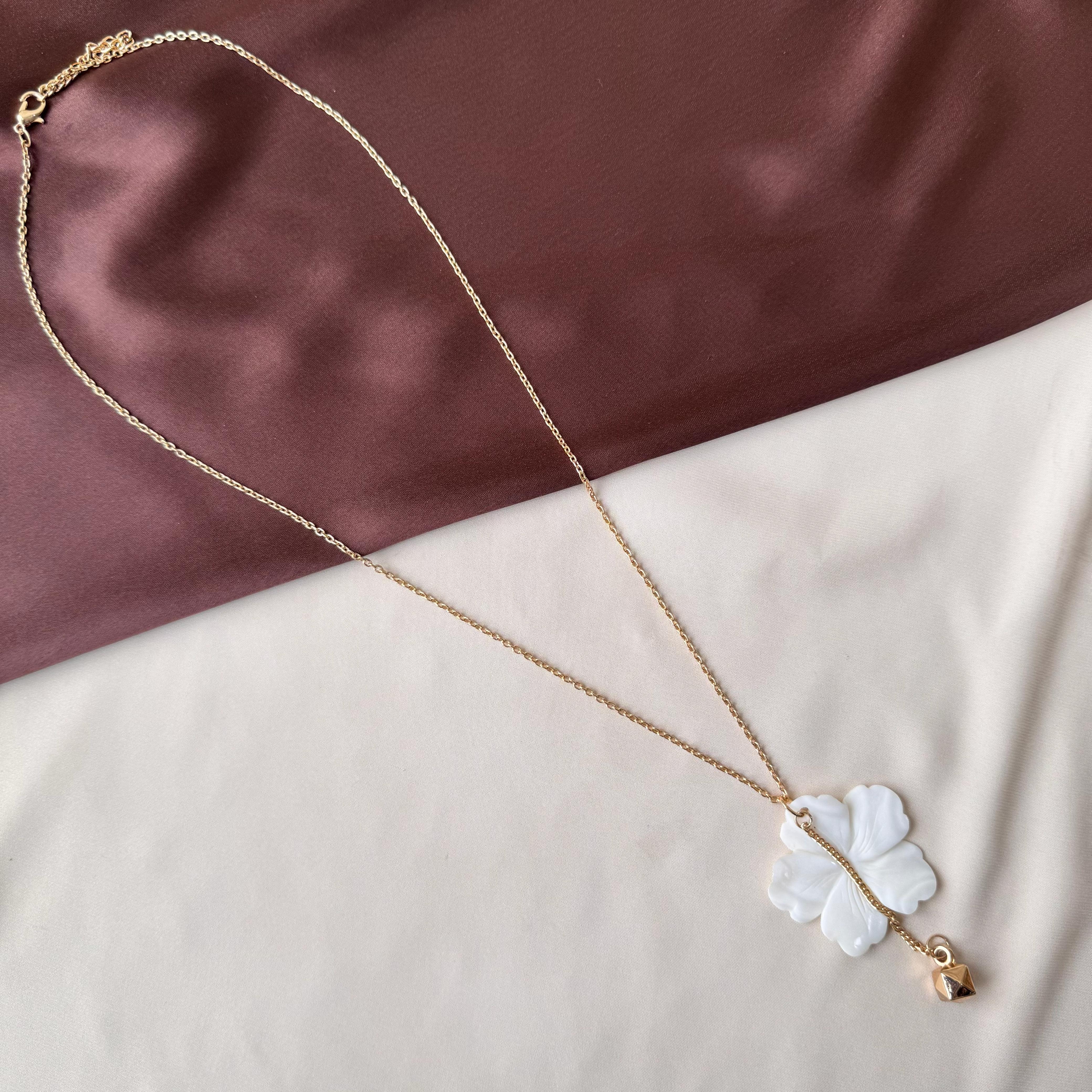 TFC Wavy White Flower Gold Plated Necklace