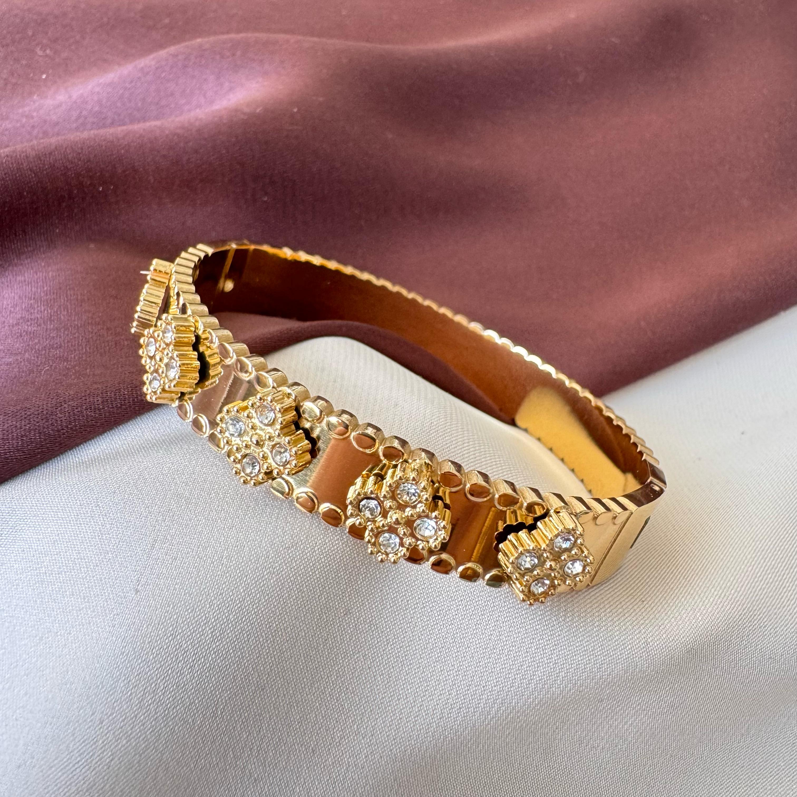 TFC Size 2.6 Stone Flower Gold Plated Bracelet Bangle
