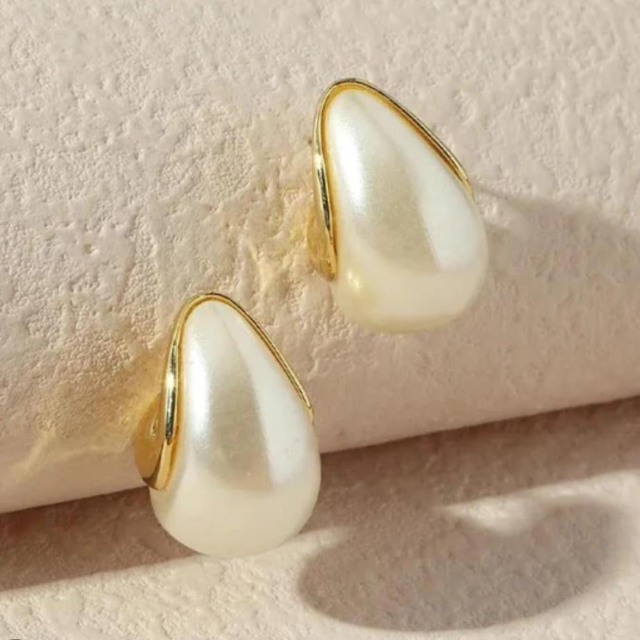 TFC Pearl Bottega Gold Plated Stud Earring