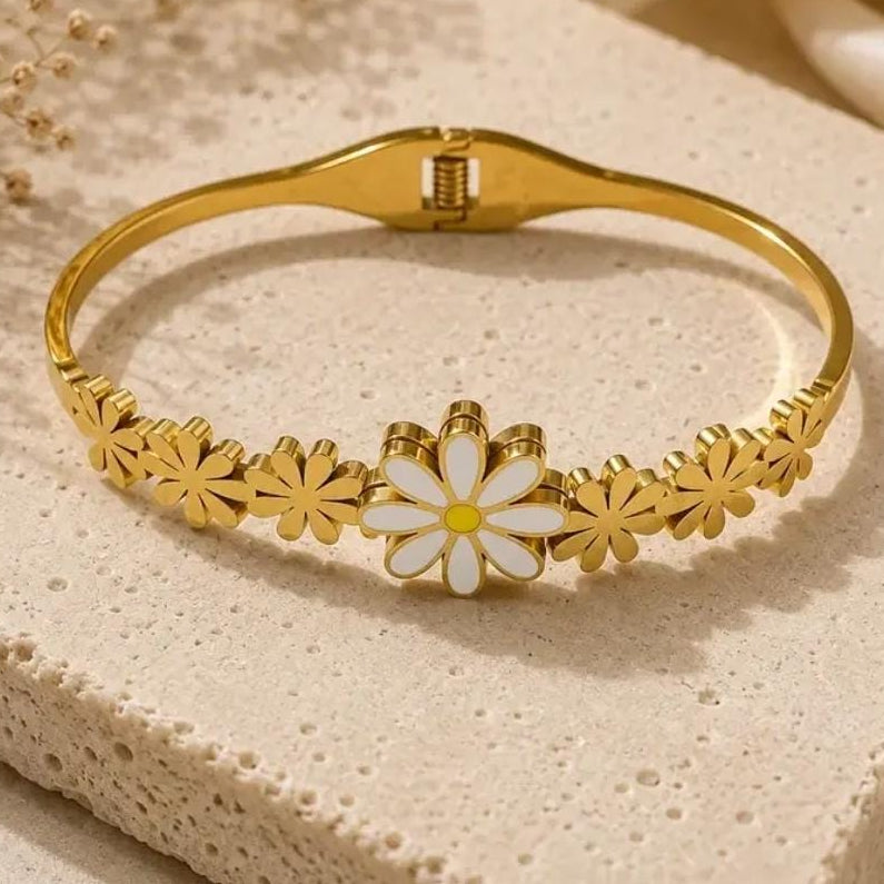 TFC Size 2.6 Lily Flower Gold Plated Bracelet