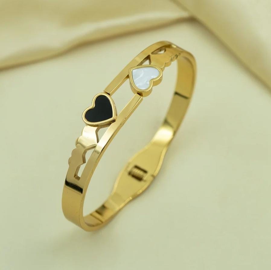 TFC Size 2.6 Black & White Heart Gold Plated Bracelet