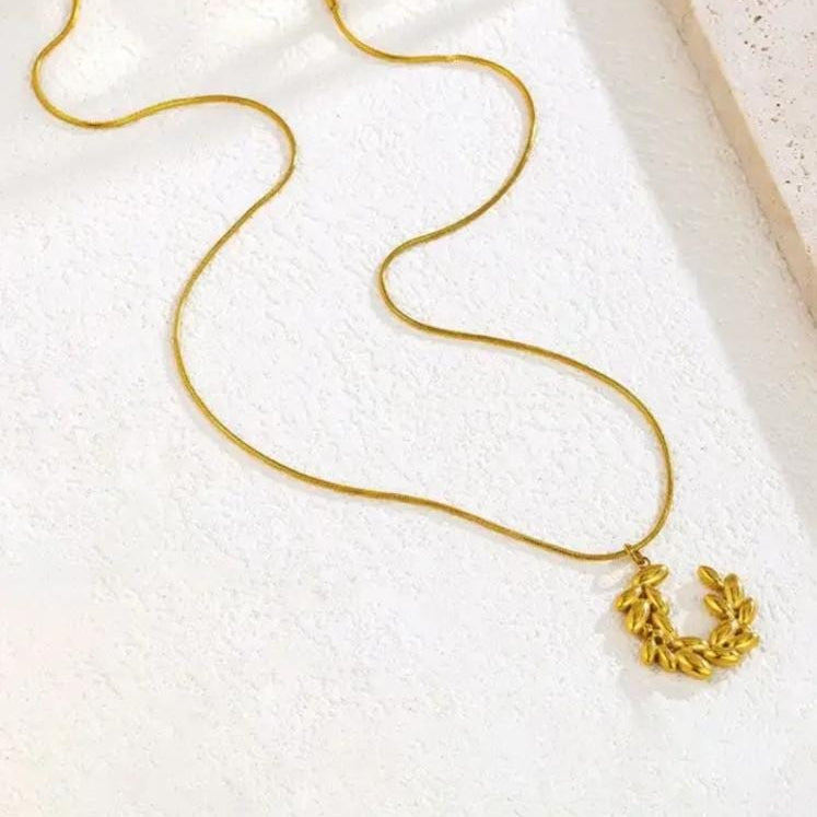 TFC Round Leaf Gold Plated Pendant Necklace
