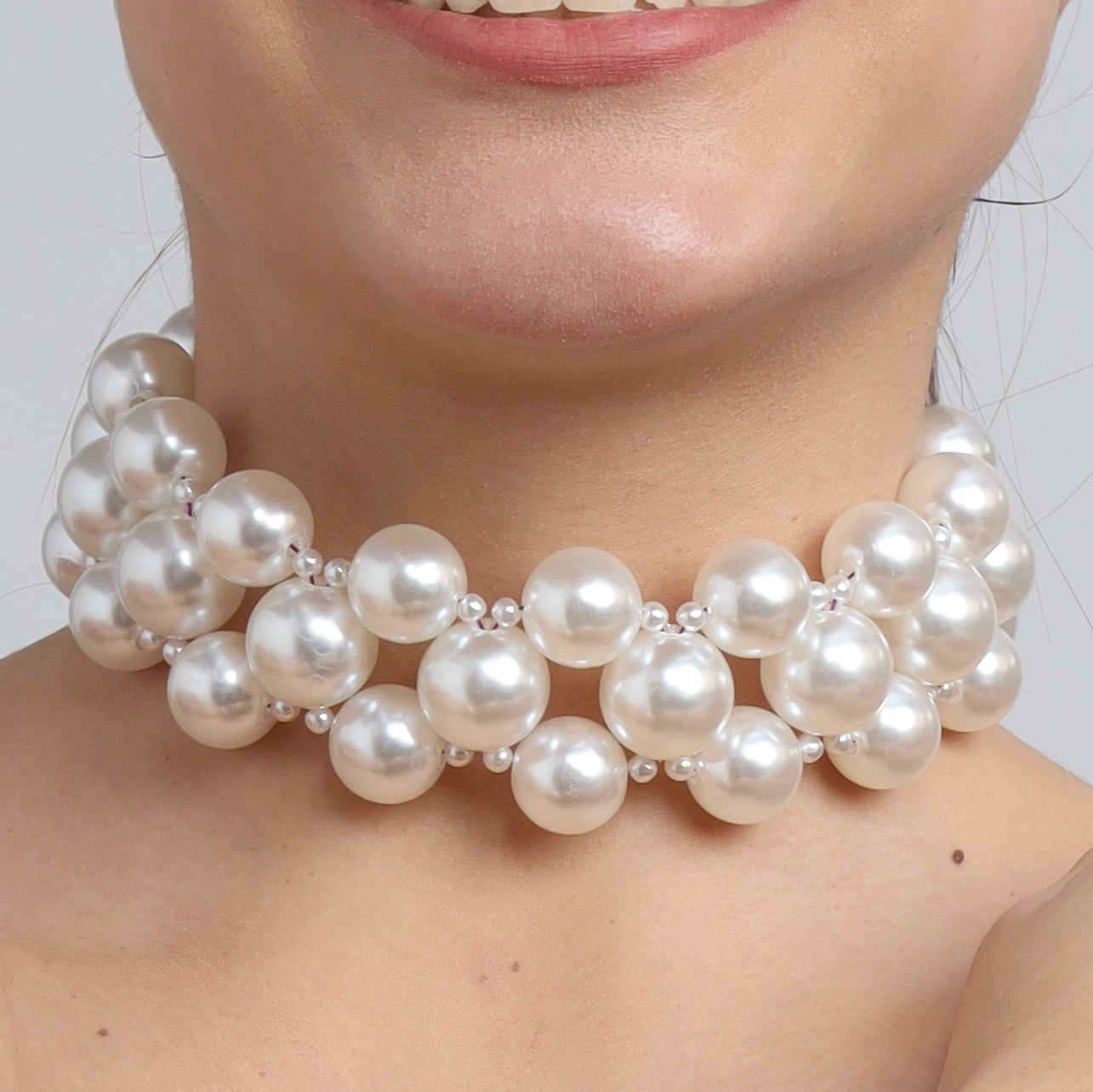 TFC Bold Pearly Choker Necklace