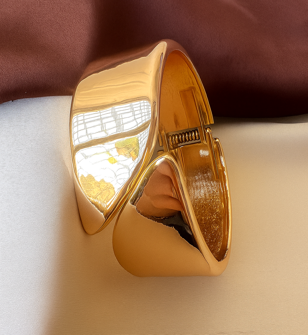 TFC Size 2.6 Curvy Cut Gold Plated Bracelet Bangle