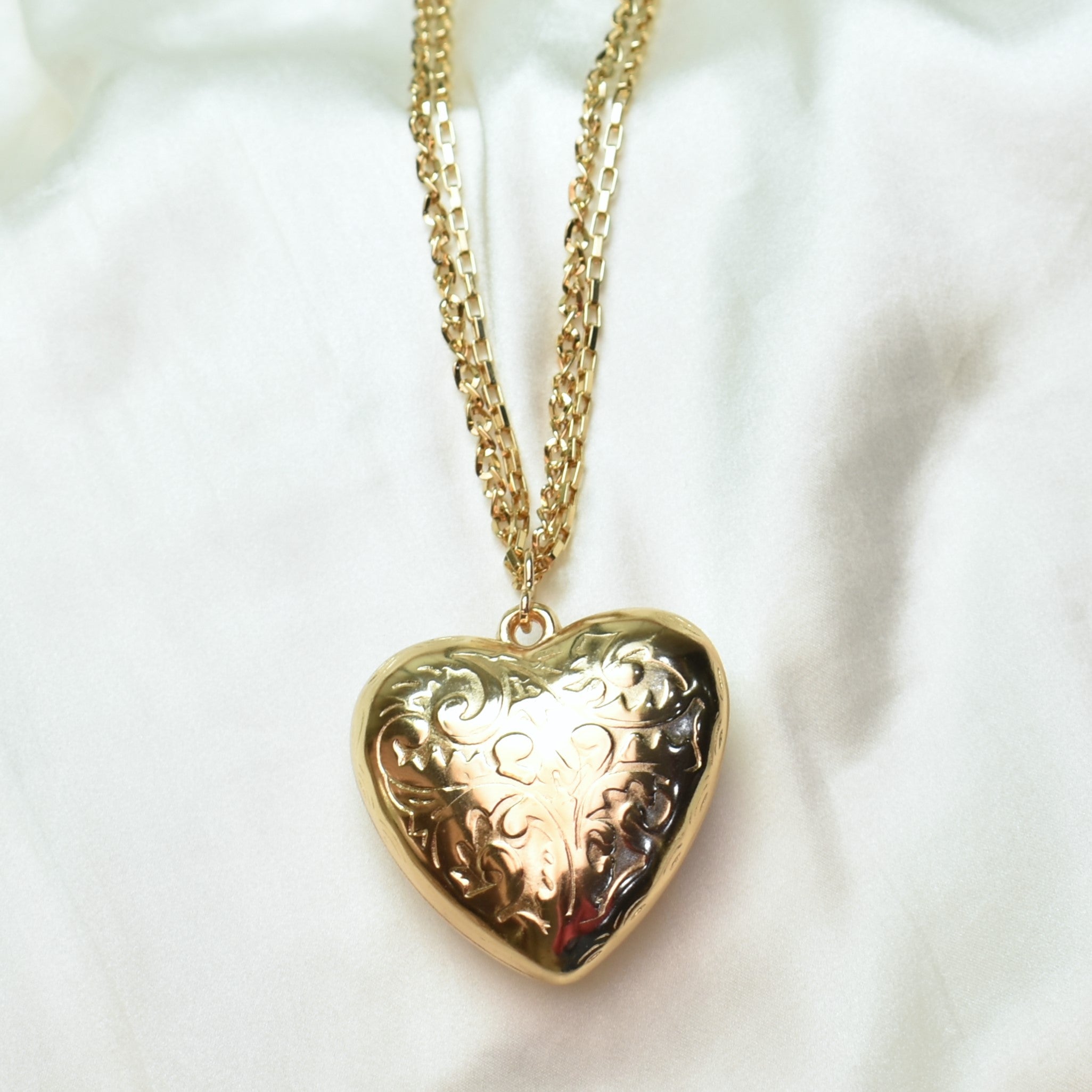 TFC Bold Crafted Heart Gold Plated Necklace