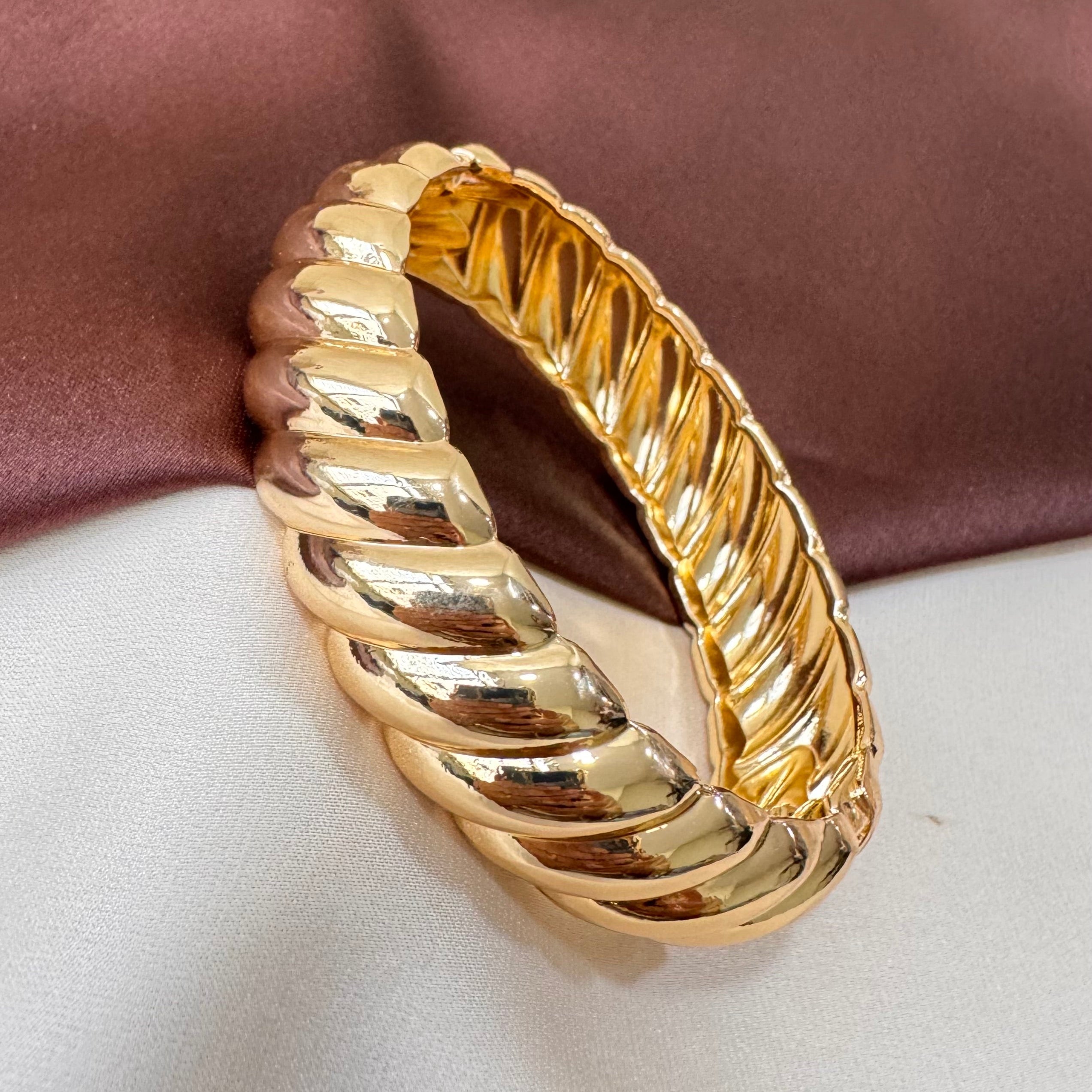 TFC Size 2.6 Armband Gold Plated Bracelet Bangle
