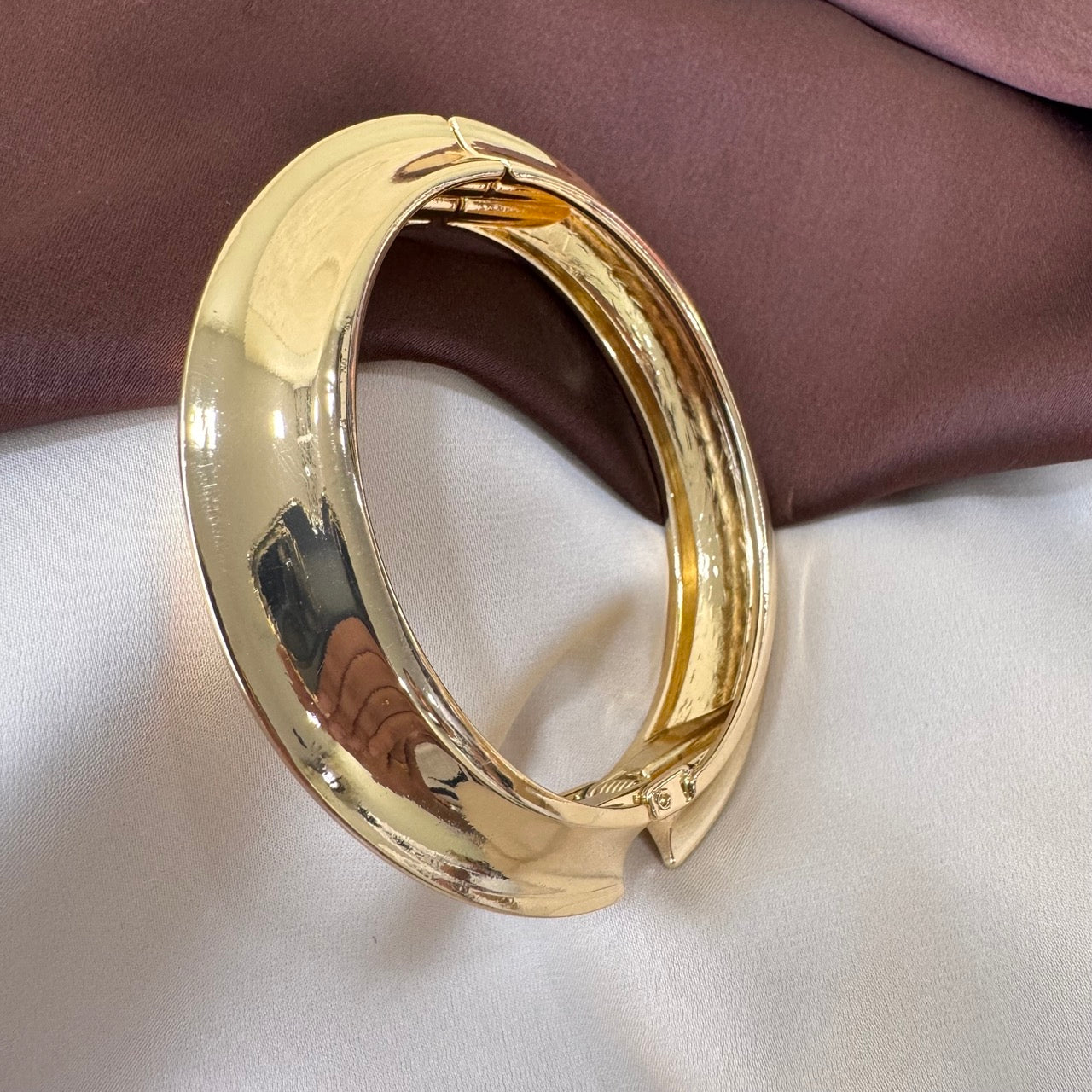 TFC Size 2.6 Onyx Gold Plated Bracelet Bangle