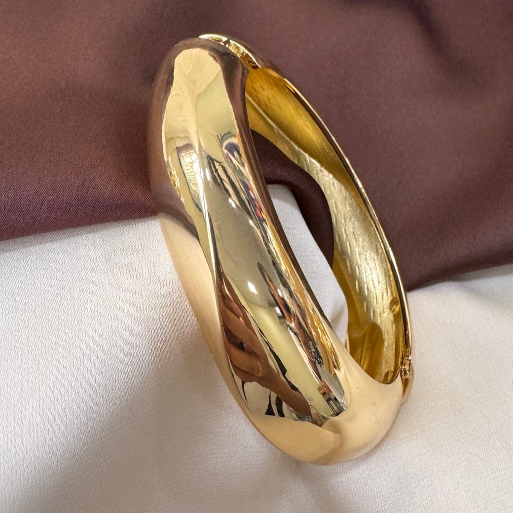 TFC Size 2.6 One Line Thin Gold Plated Bracelet Bangle