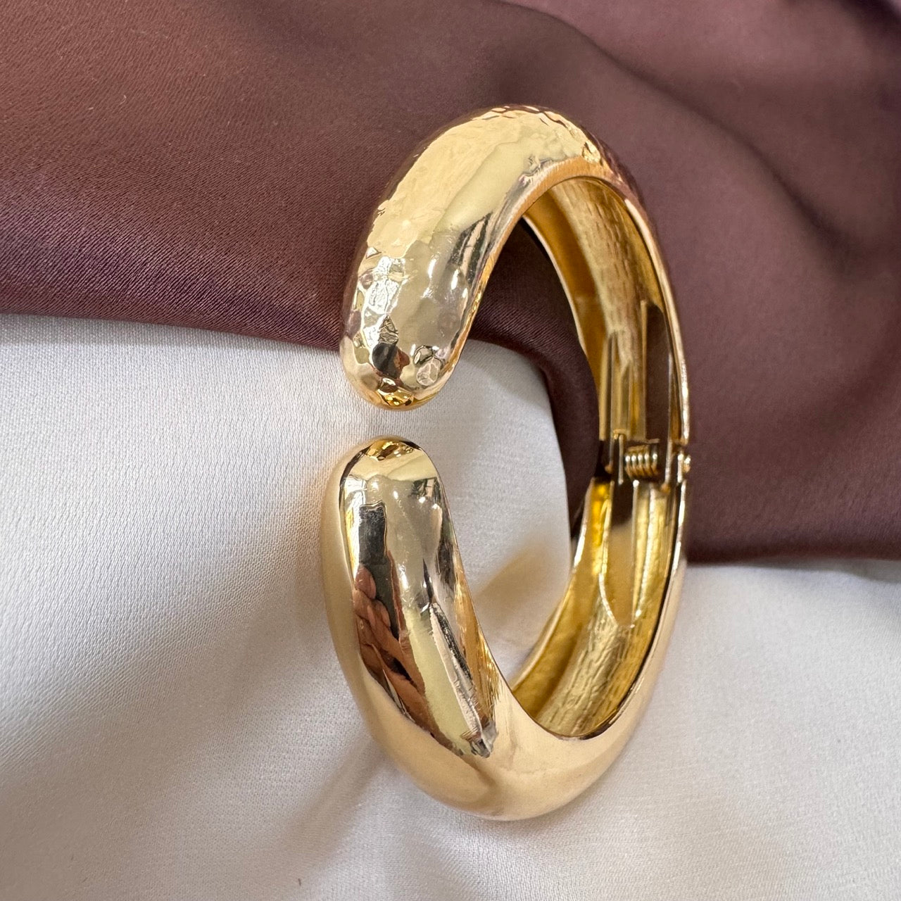 TFC Size 2.6 Hammered Gold Plated Bracelet Bangle
