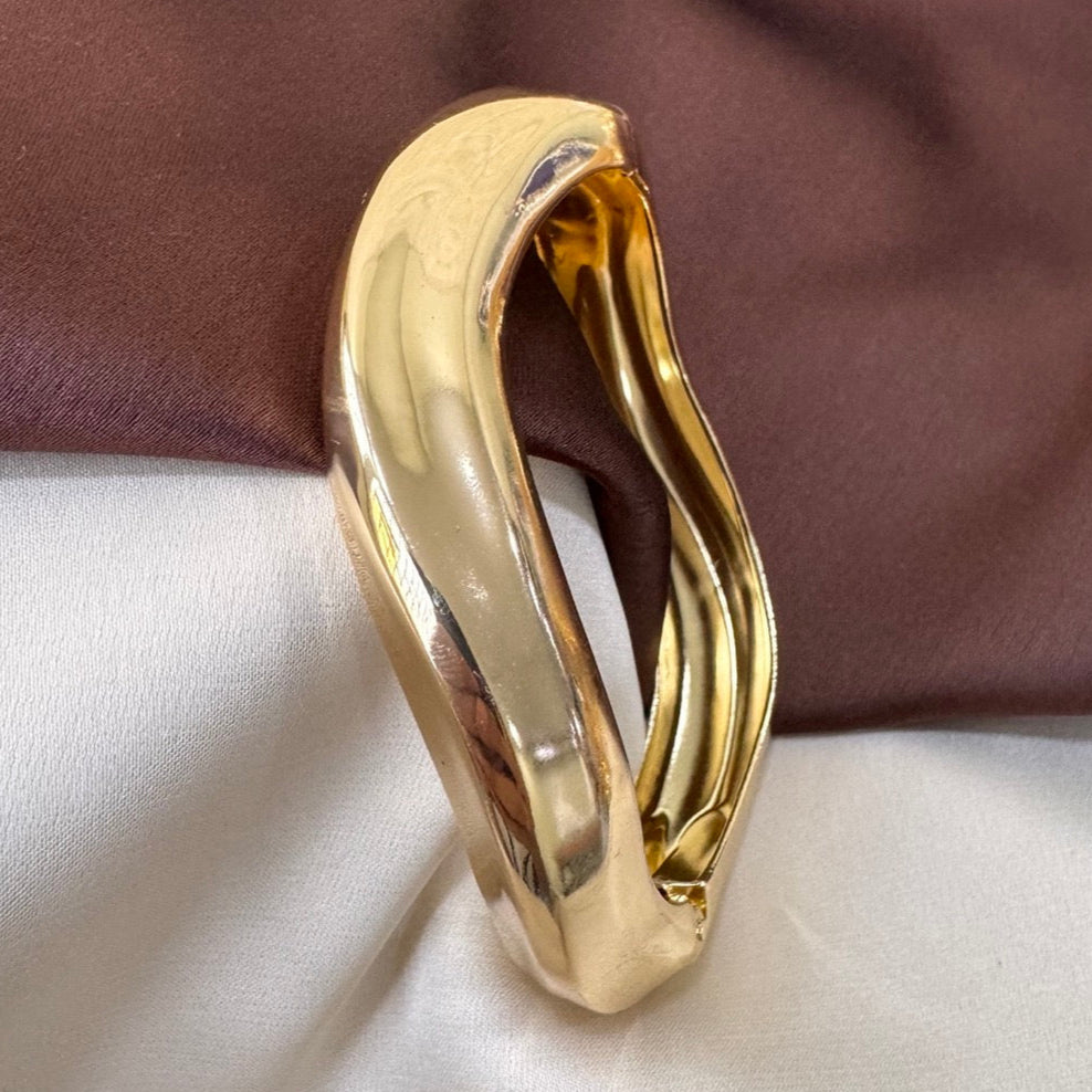 TFC Size 2.6 Luxea Lines Gold Plated Bracelet Bangle