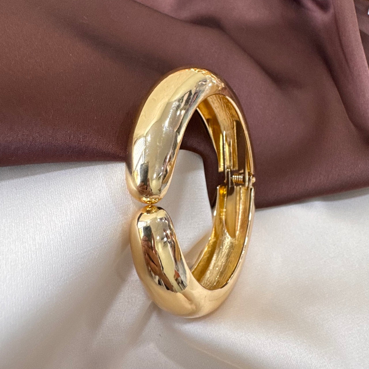 TFC Size 2.6 Plane Curve Gold Plated Bracelet Bangle
