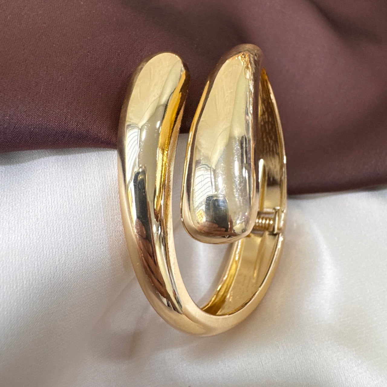 TFC Size 2.6 Overlap Gold Plated Bracelet Bangle
