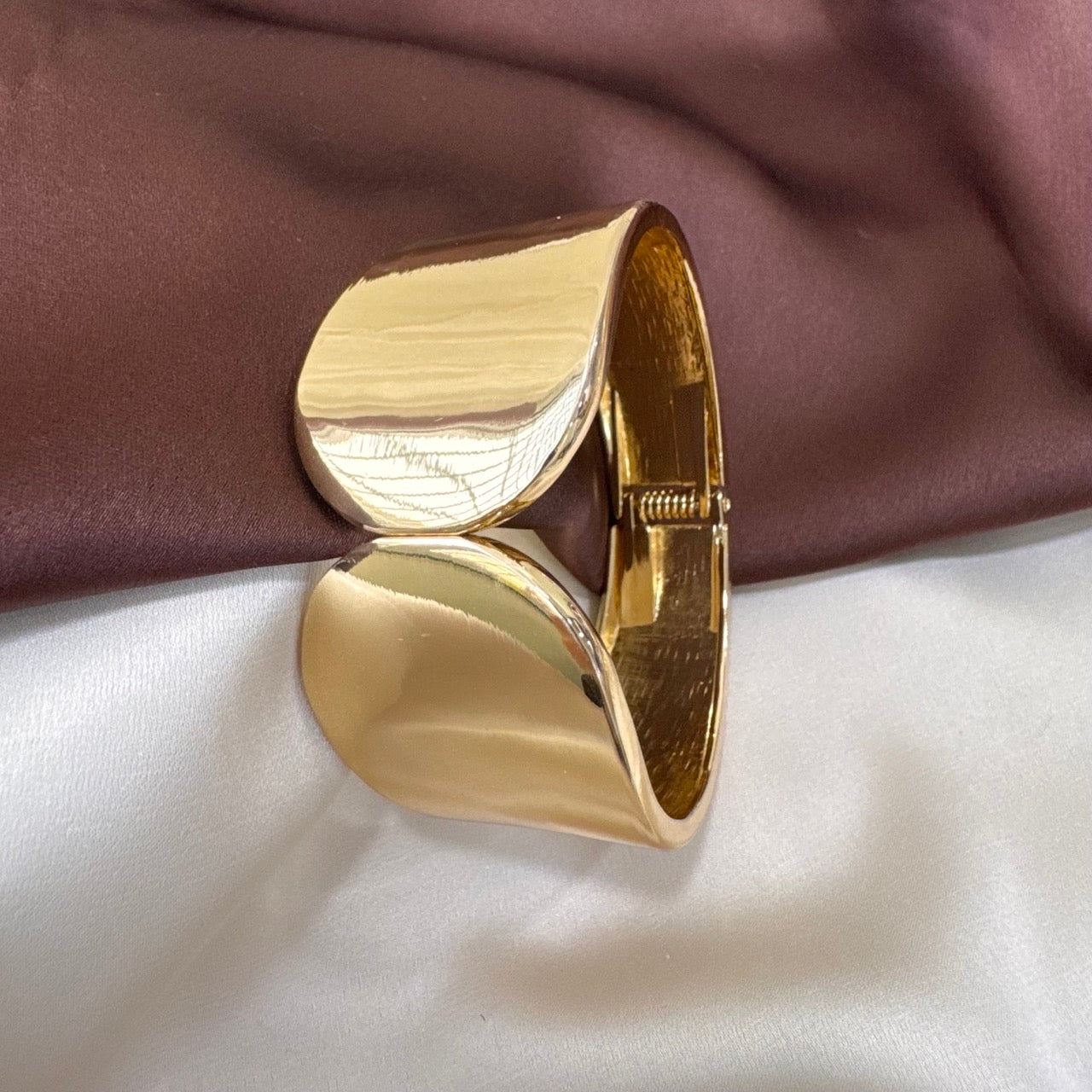 TFC Size 2.6 Oval Curve Gold Plated Bracelet Bangle