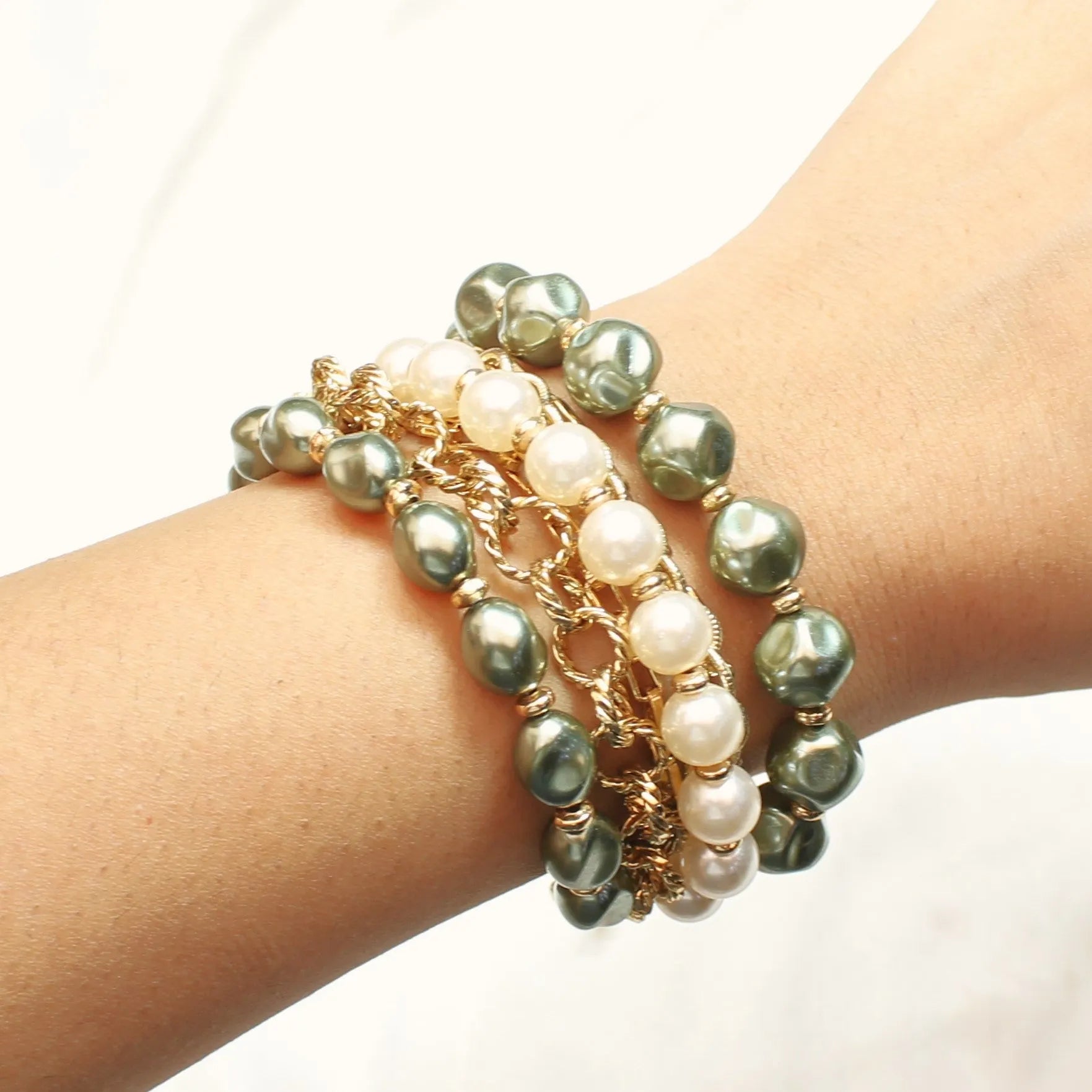 TFC Bridgerton Dark Pearl Bead Stacked Bracelet