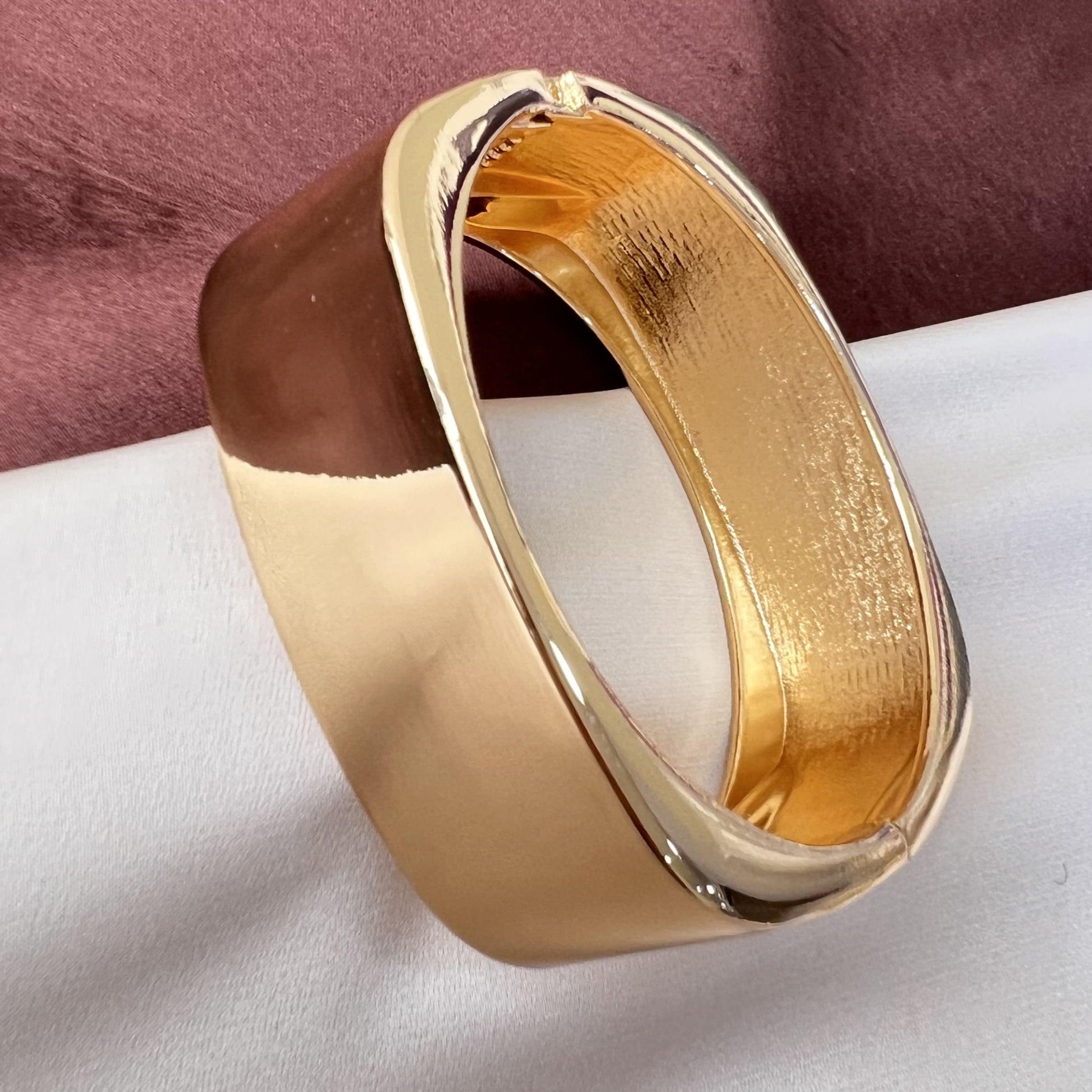 TFC Size 2.6 Plane Square Gold Plated Bracelet Bangle