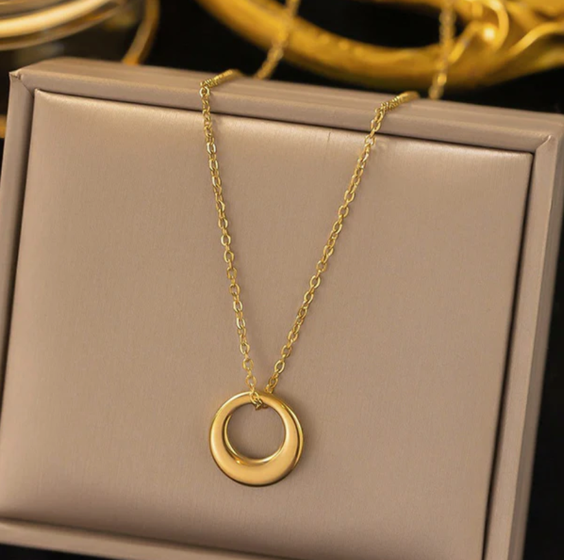 TFC Sweet Circle Gold Plated Pendant Necklace