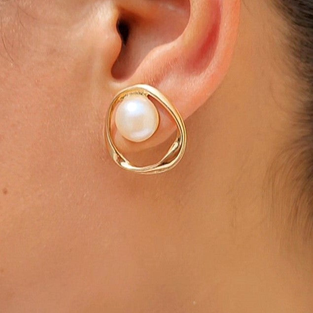 TFC Classic Pearl & Gold Plated Stud Earrings