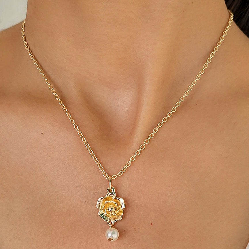 TFC Daisy Dew Gold Plated Pendant Necklace