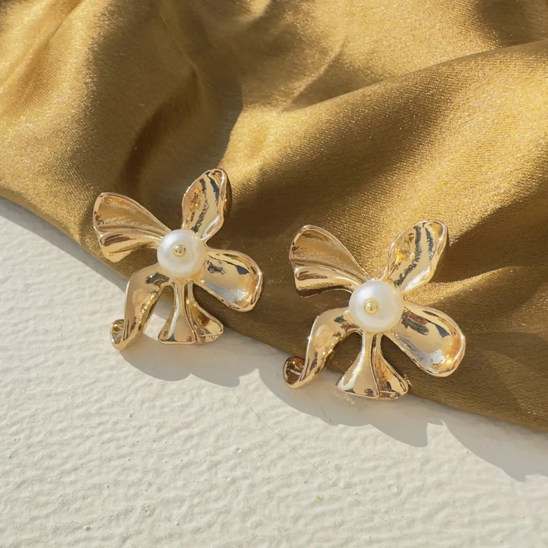 TFC Iris Pearl Gold Plated Stud Earring