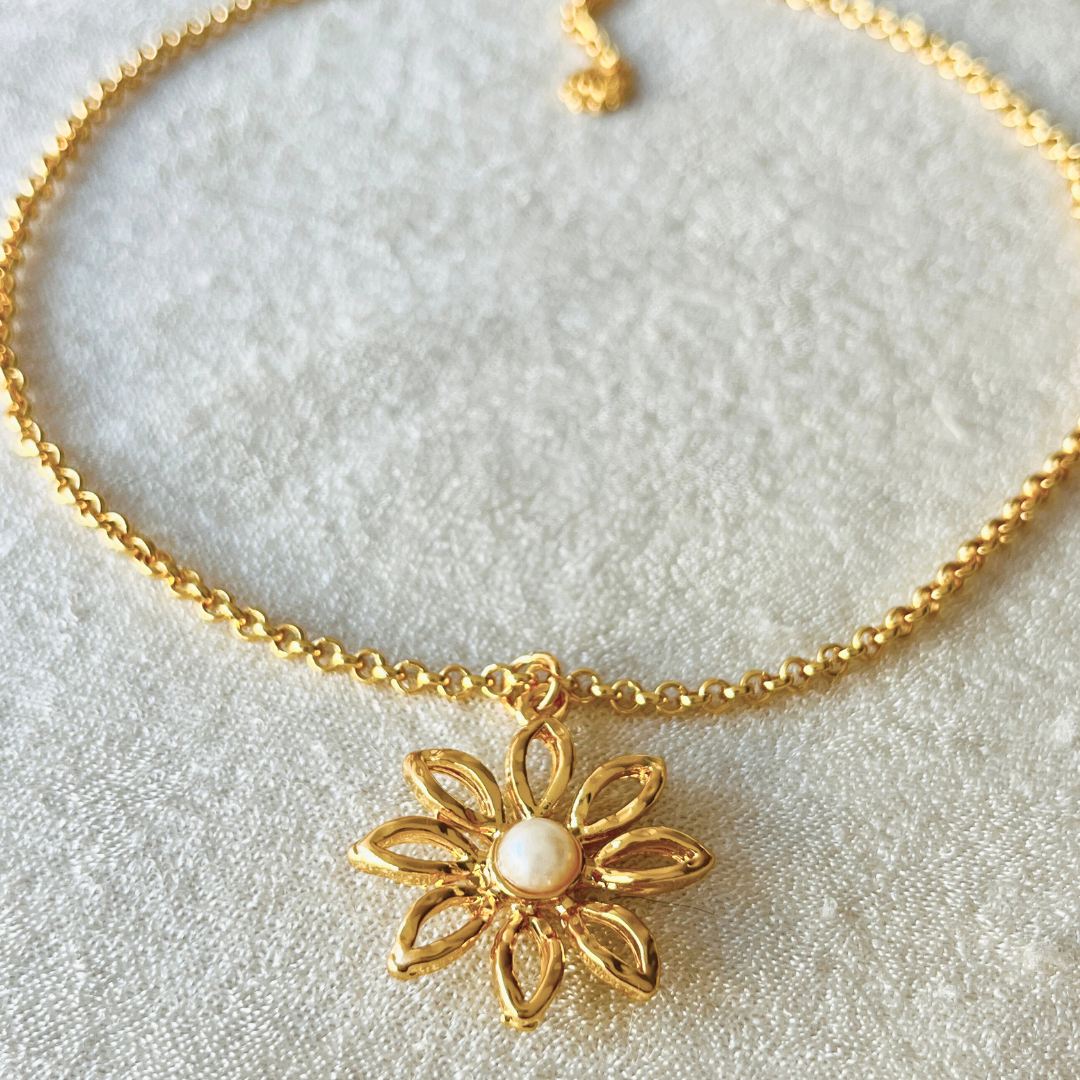 TFC 24K Daisy Pearl Gold Plated Pendant Necklace