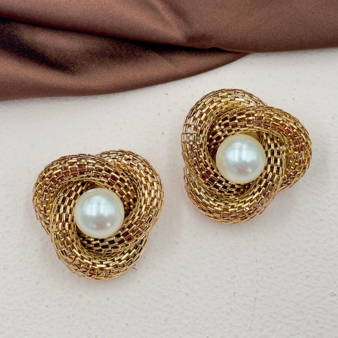 gold and pearl stud earring