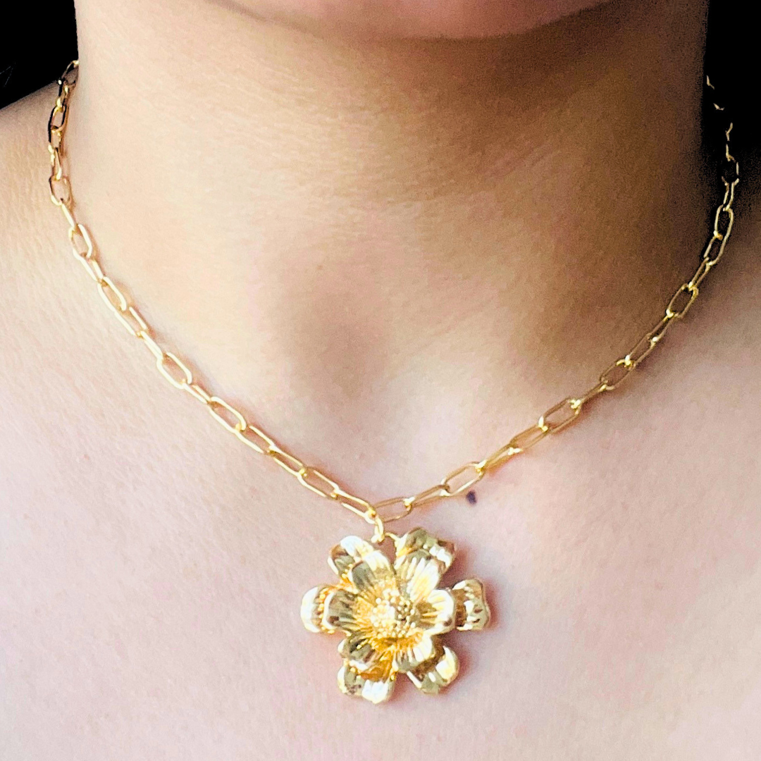 TFC 24K Solid Flower Gold Plated Pendant Necklace