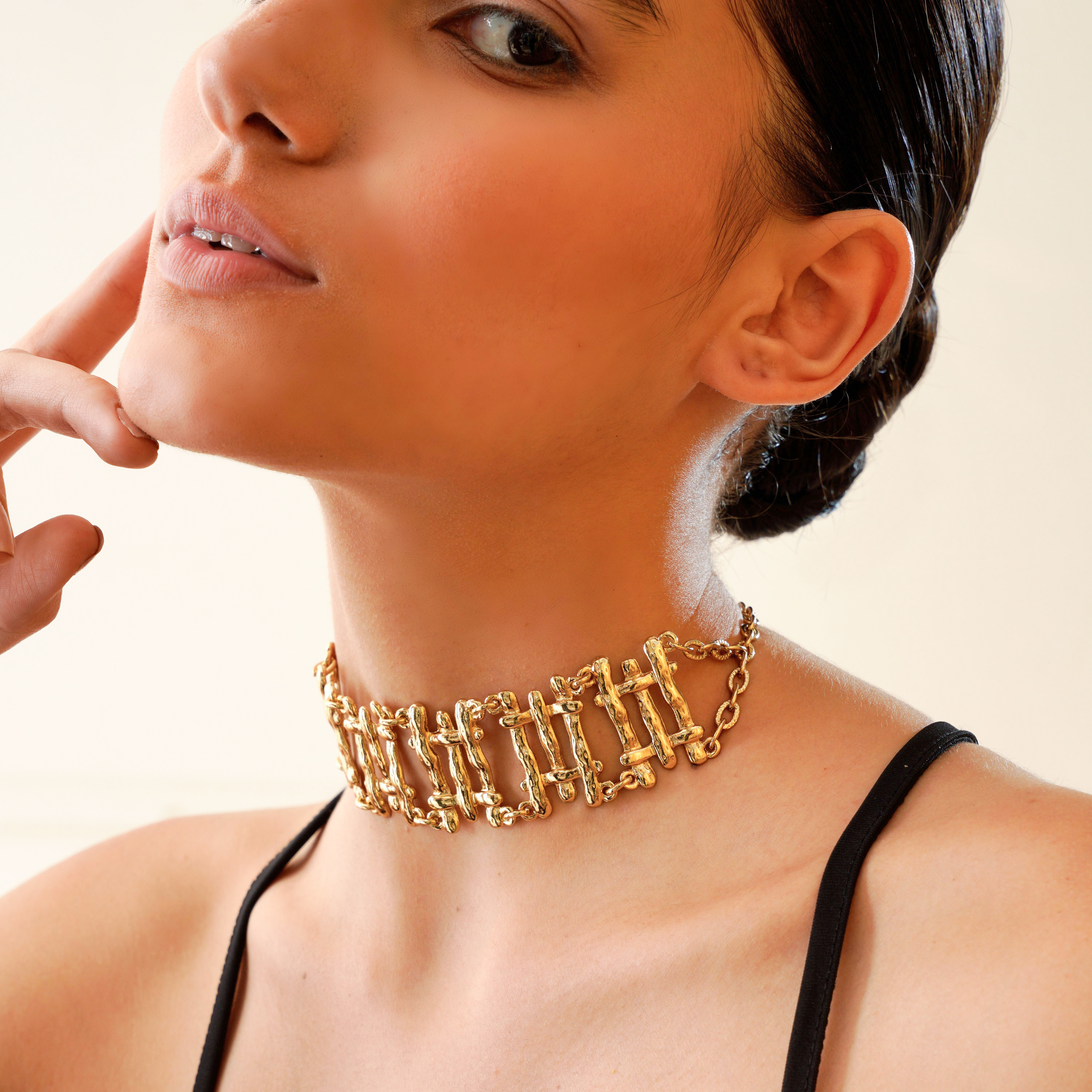 squeezy Gold Plated Choker Necklace