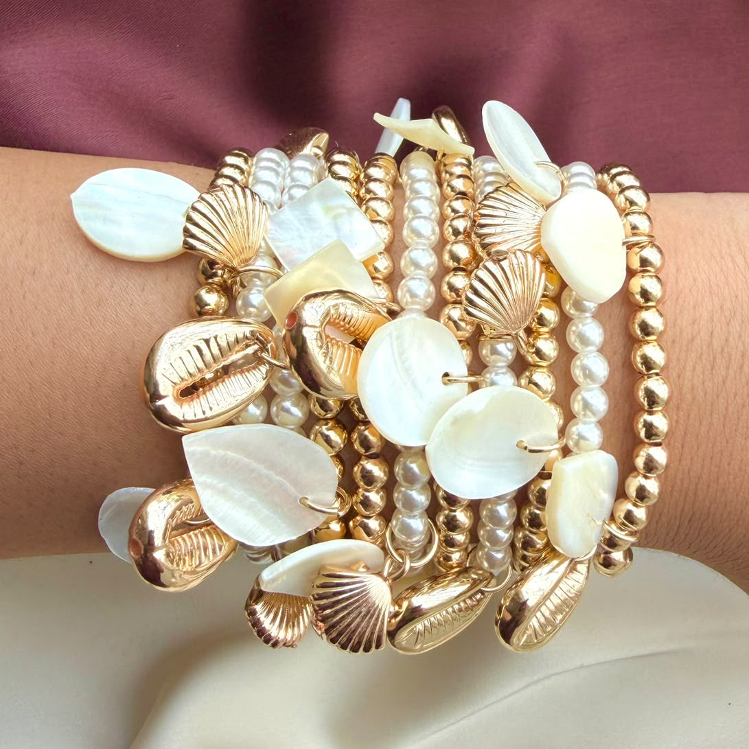 TFC Stretchable Shell Leaf Charm Gold Plated Bracelet (set of 11)